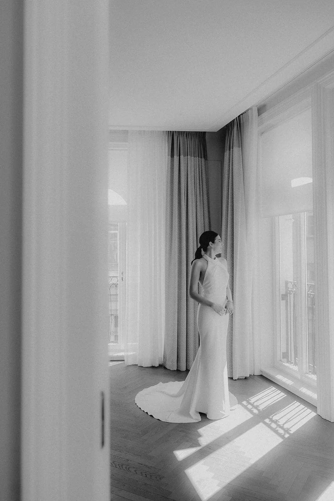 Elegant bride portrait Austrian National Library wedding Vienna Fine Events Vienna