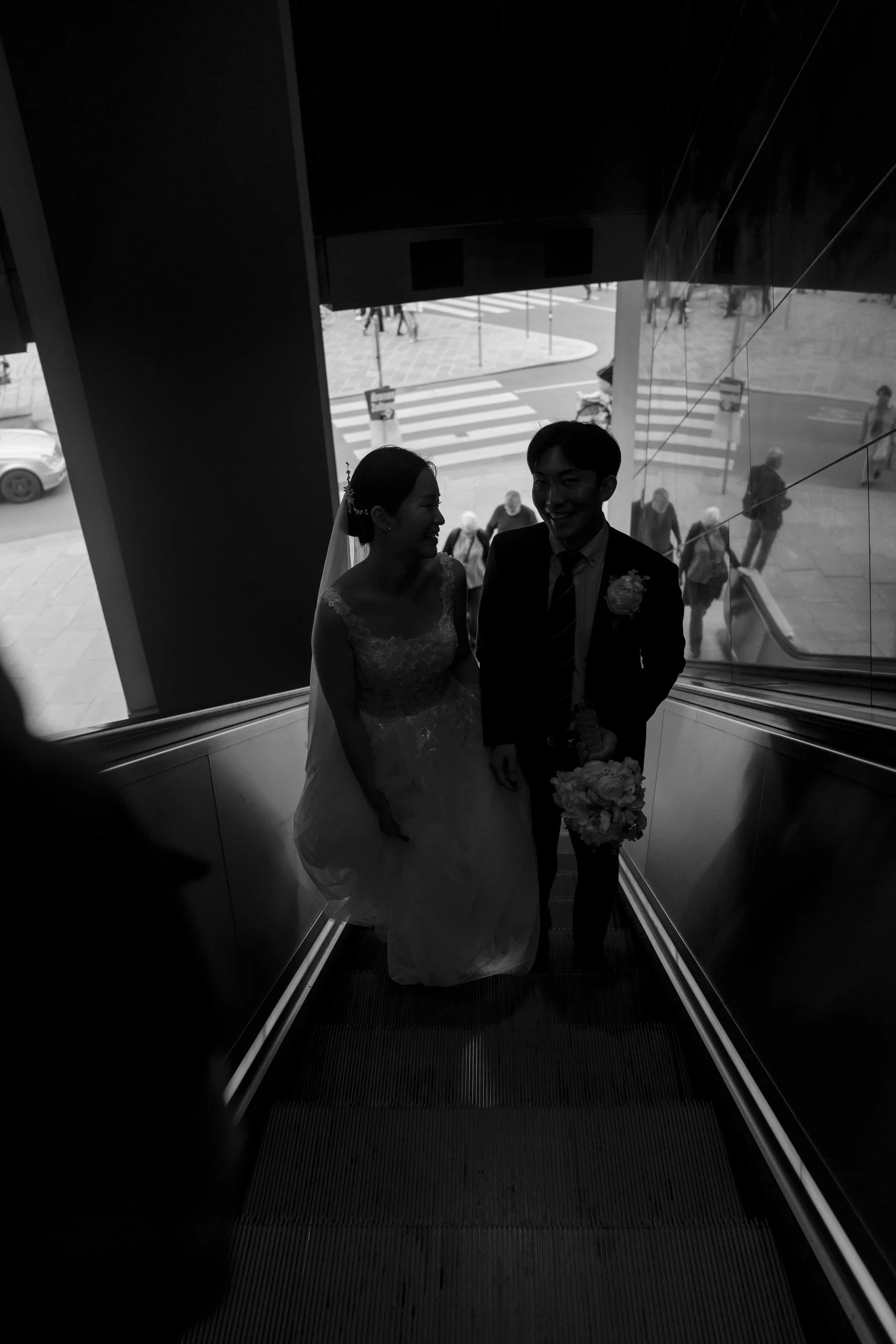 Korean Japanese couple Belvedere Palace outdoor Vienna elopement Fine Events Vienna