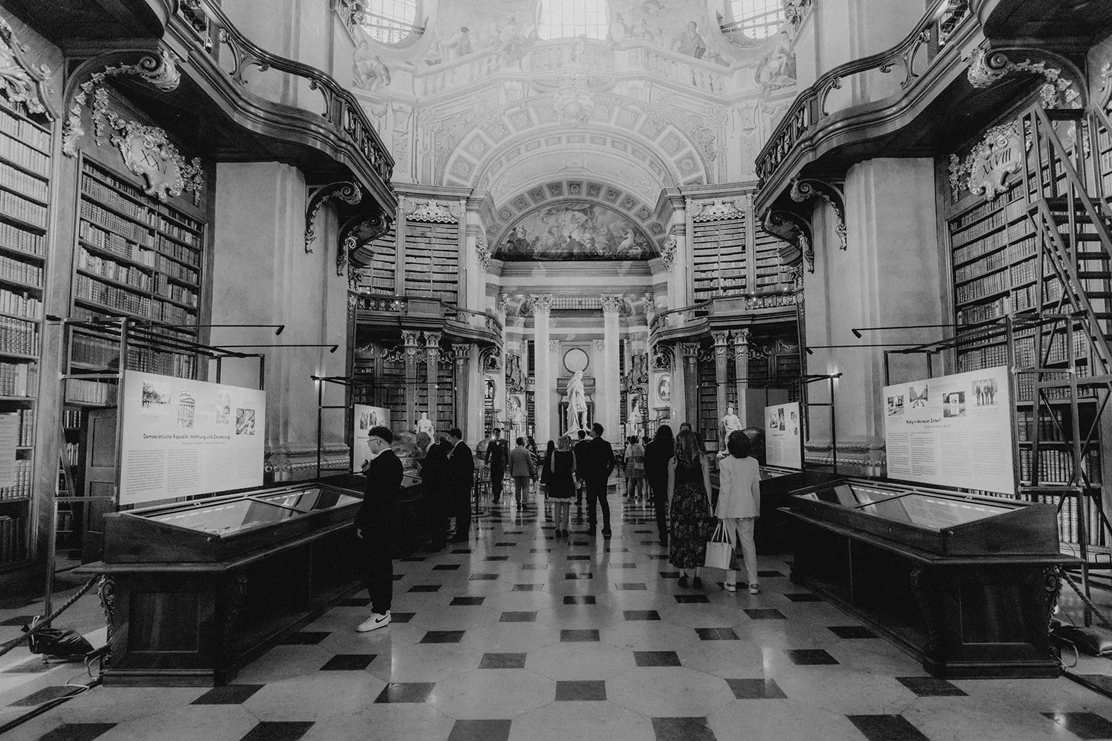 Elegant wedding celebration Austrian National Library Vienna Fine Events Vienna