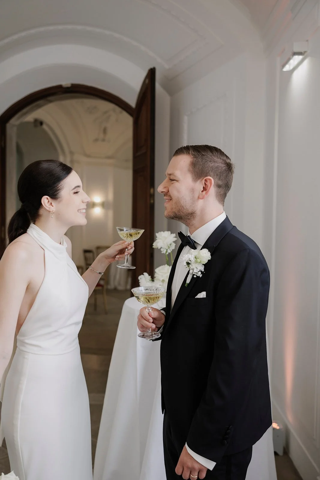 Romantic couple portraits Austrian National Library Vienna wedding Fine Events Vienna