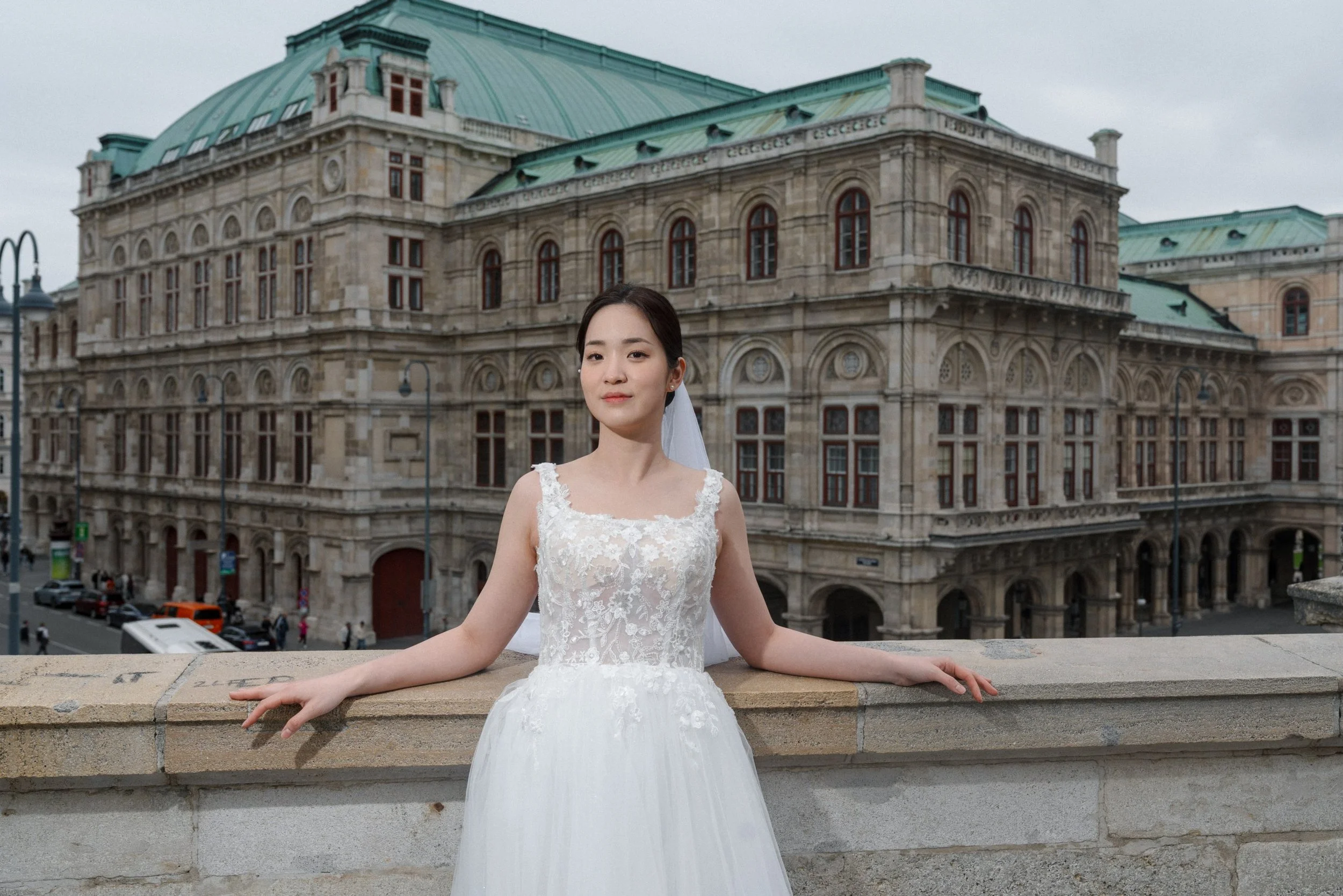 Romantic bride Belvedere Palace Vienna wedding Fine Events Vienna