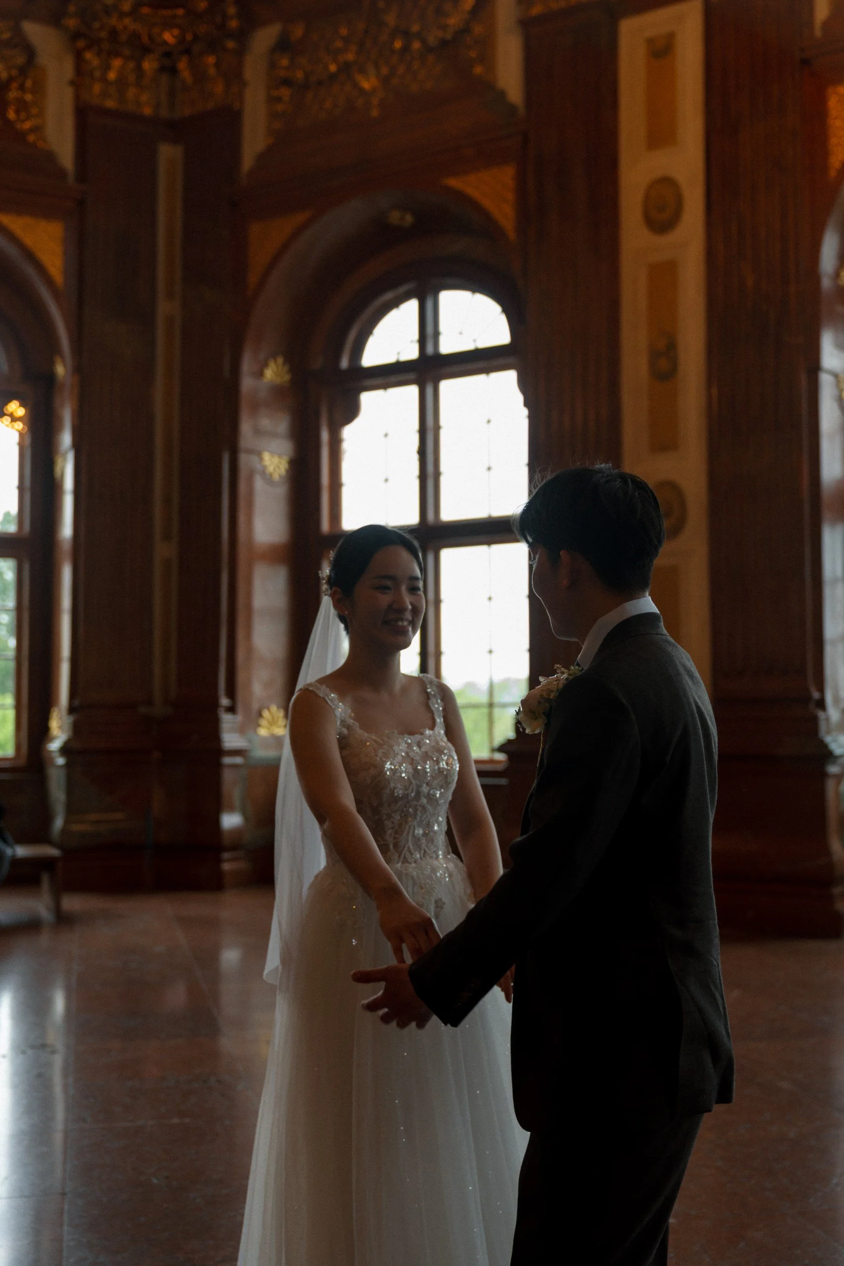 Elegant bride and groom portraits Belvedere Palace Vienna wedding Fine Events Vienna