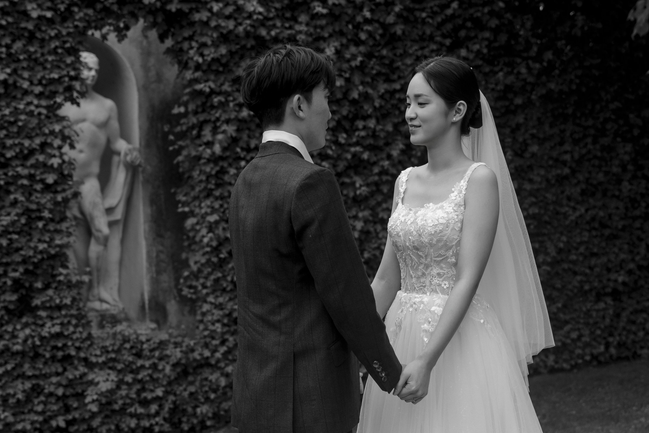 Korean Japanese wedding couple Belvedere gardens Vienna elopement Fine Events Vienna