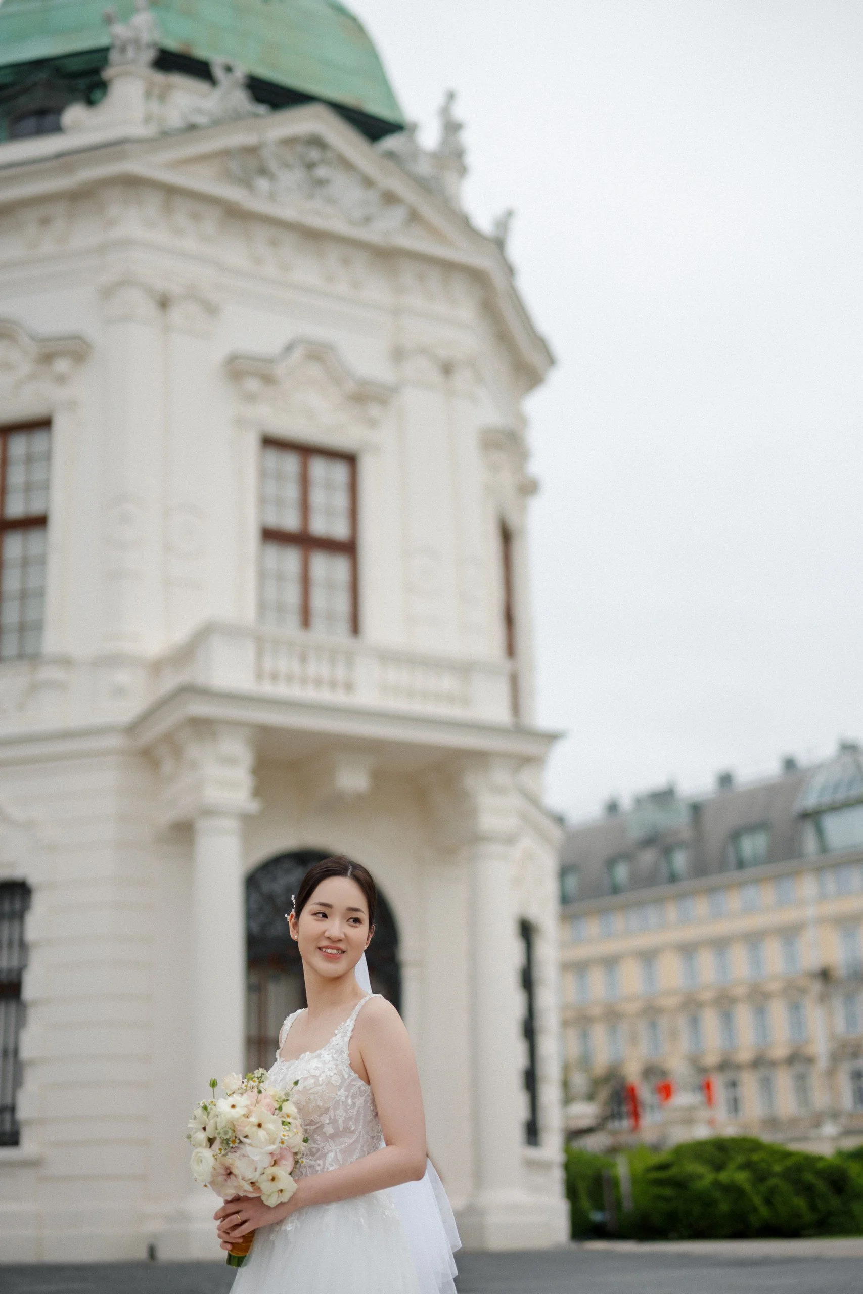 Asian bride Belvedere Palace gardens Vienna wedding Fine Events Vienna