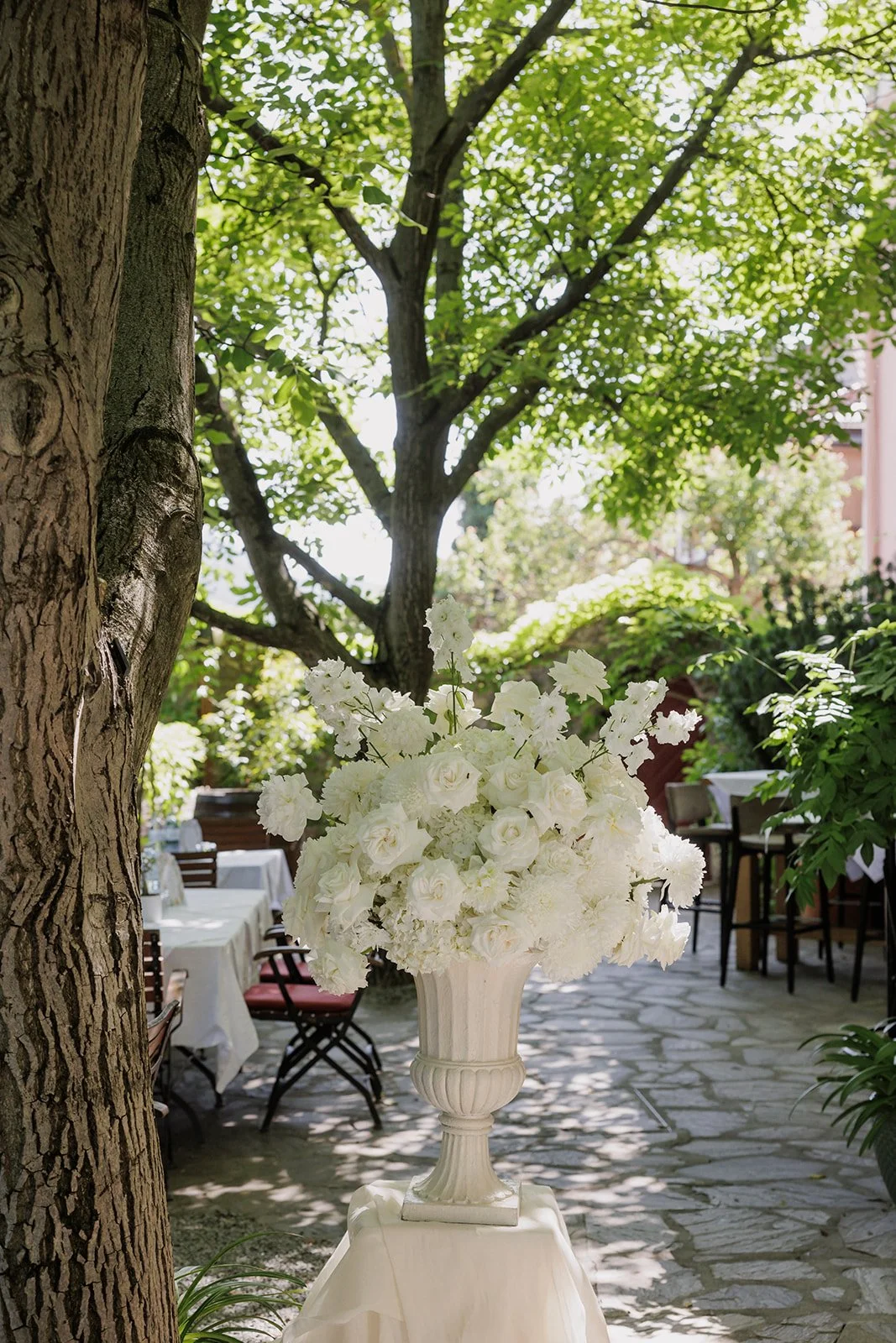 Wedding party Wachau wine region Austria romantic florals Fine Events Vienna