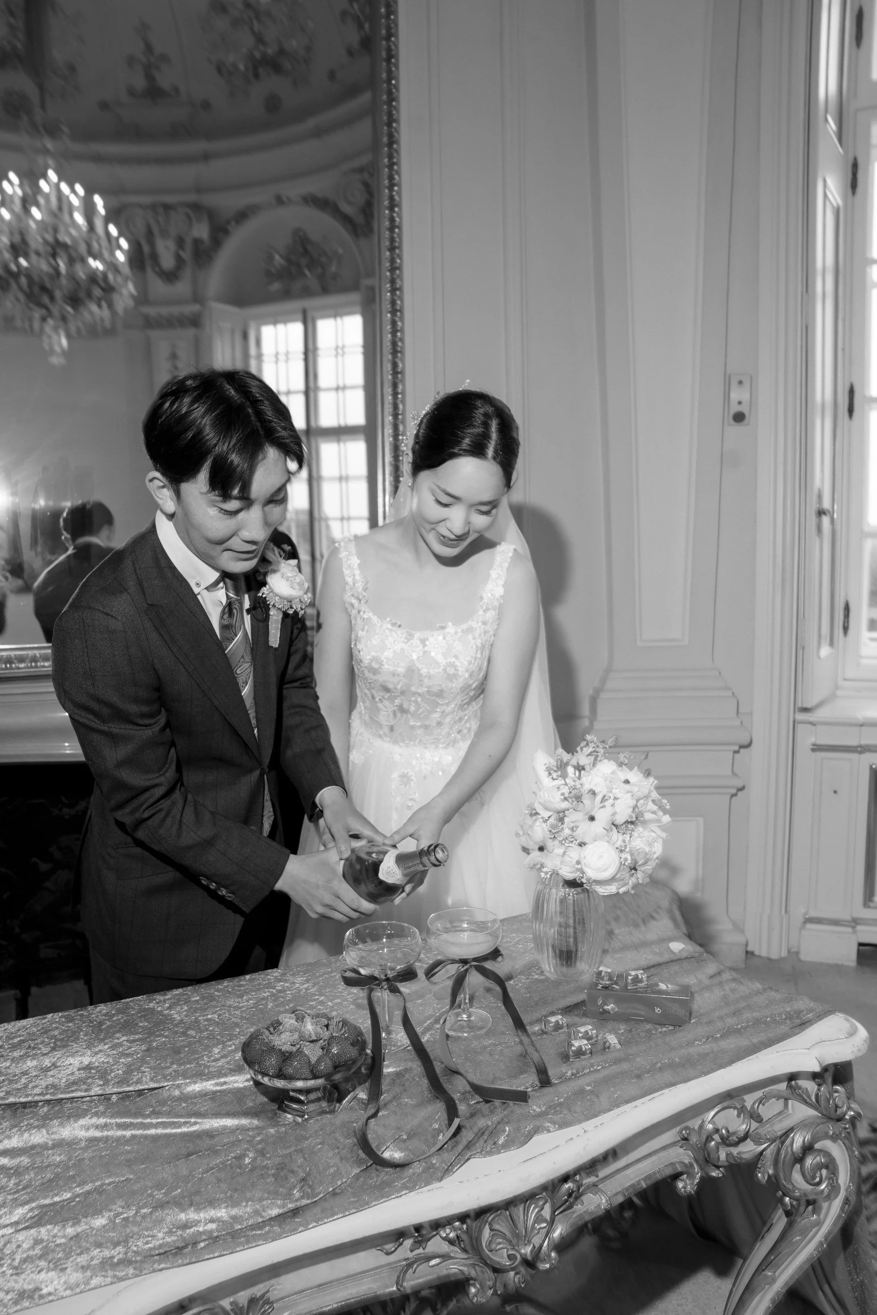 Wedding celebration champagne Belvedere Palace Vienna Fine Events Vienna
