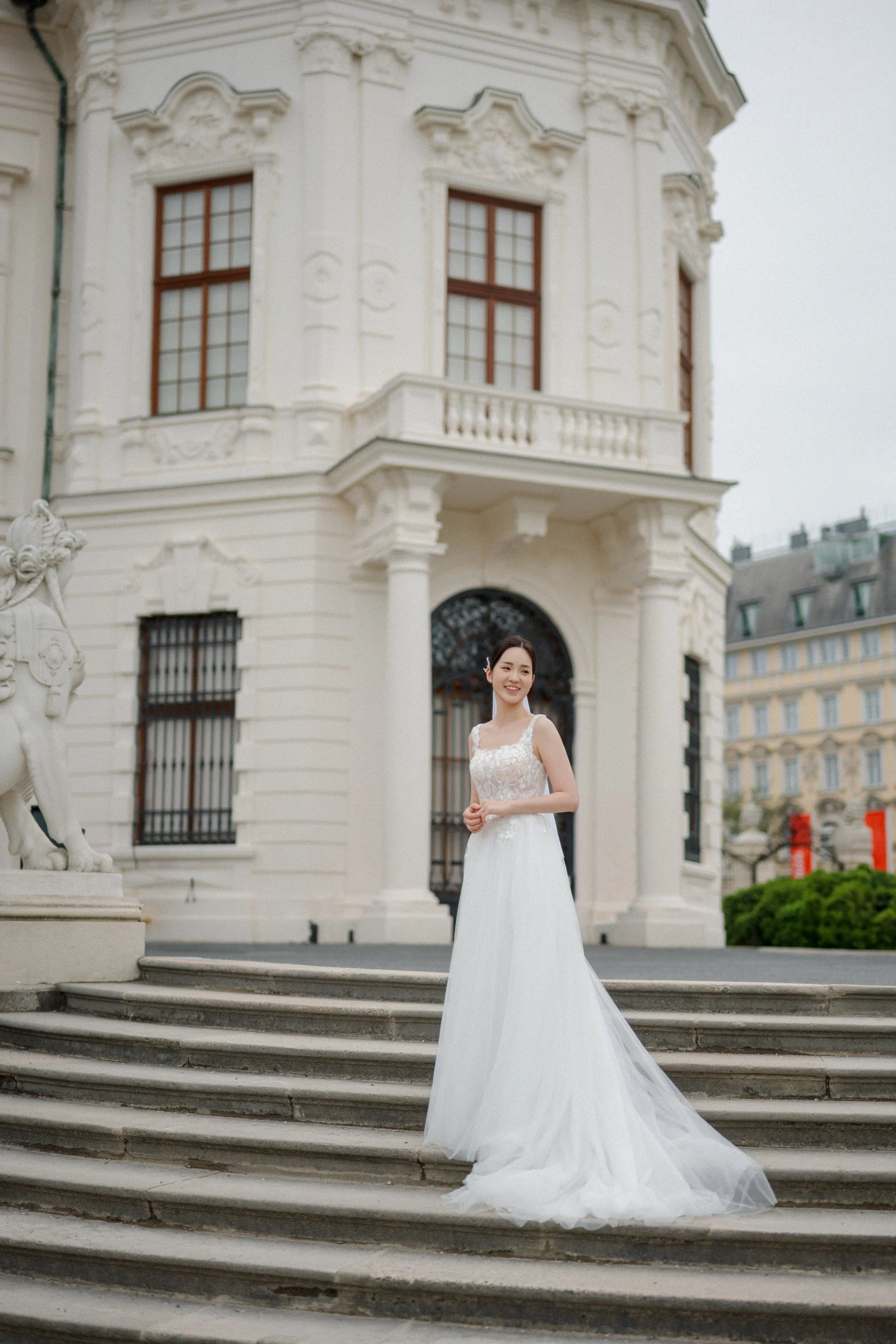 Romantic bride portrait Belvedere gardens Vienna Fine Events Vienna