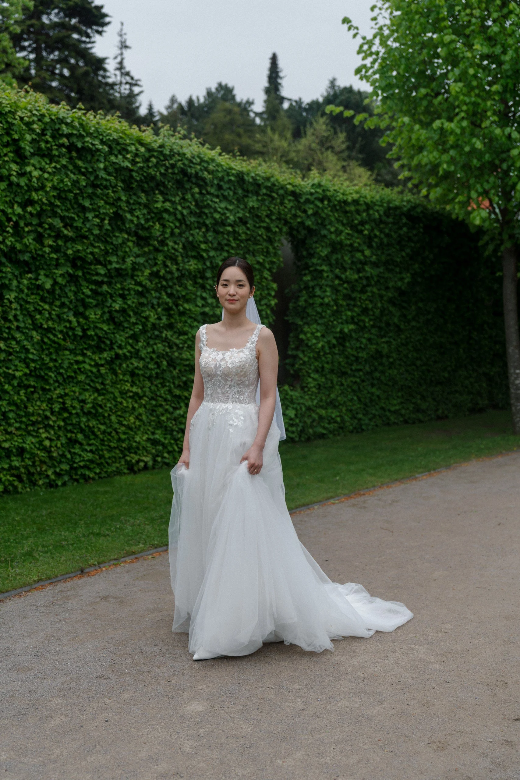 Bride portrait Belvedere Palace outdoor Vienna Austria Fine Events Vienna