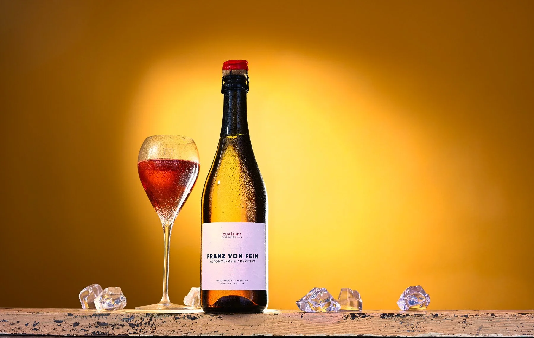 Franz von Fein Sparkling Tea Cuvée N°1 Rosé bottle