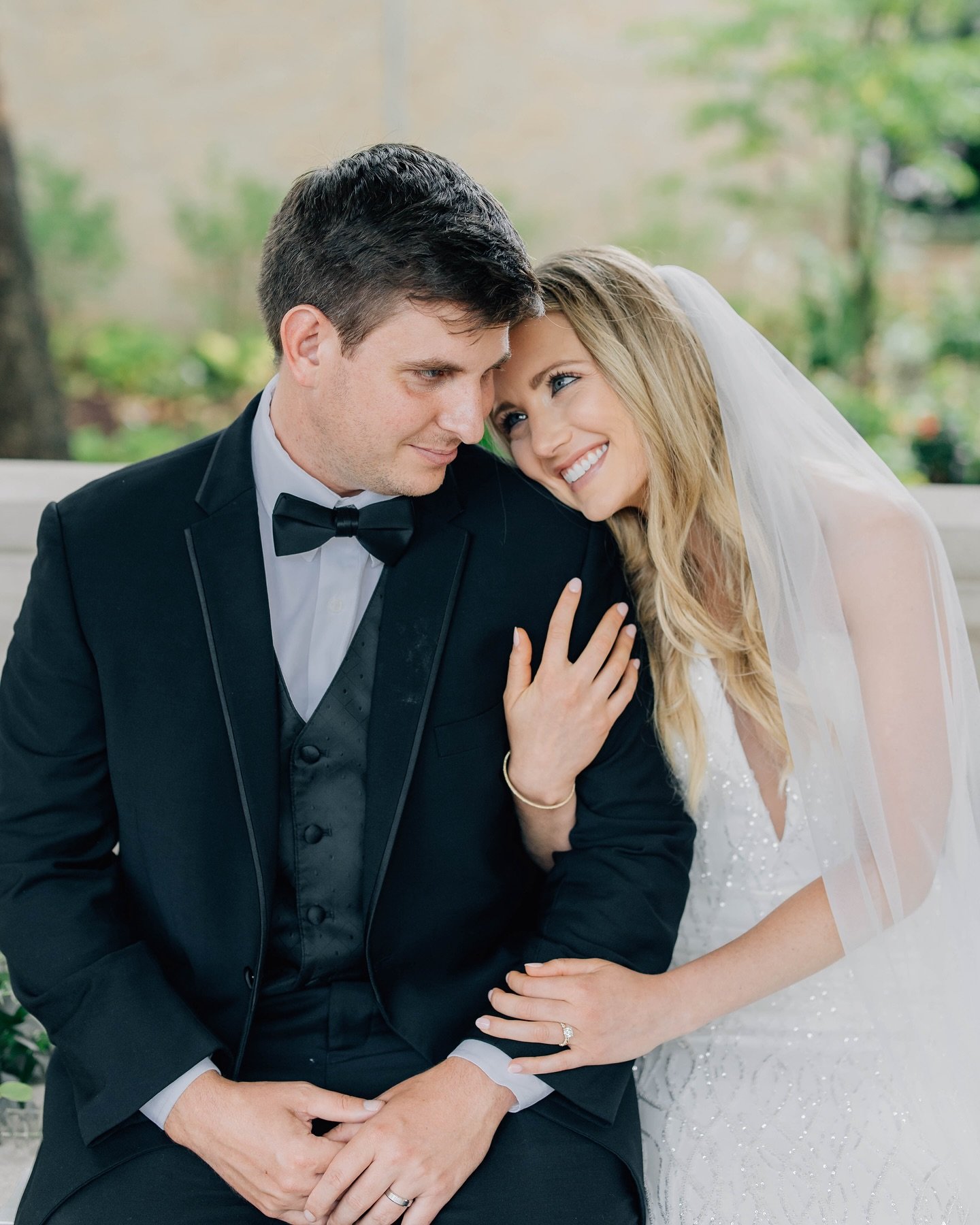Thinking about hair extensions for your wedding day? Here&rsquo;s a quick guide to help you decide!

If you&rsquo;re not ready for a long-term commitment, clip-ins are a fantastic option! They provide extra volume and length just for your special day