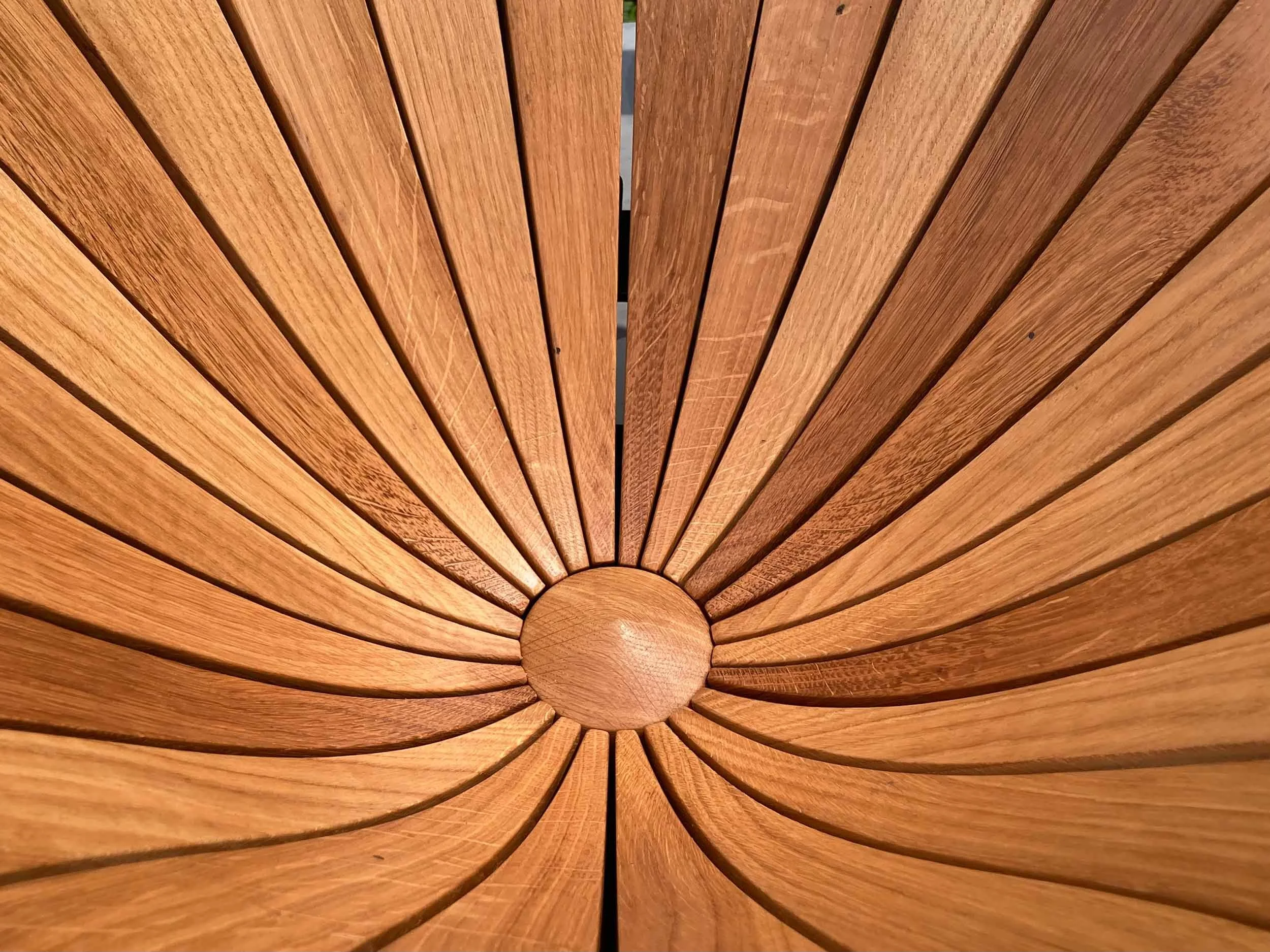 detail 1 W2500 370KB.jpg