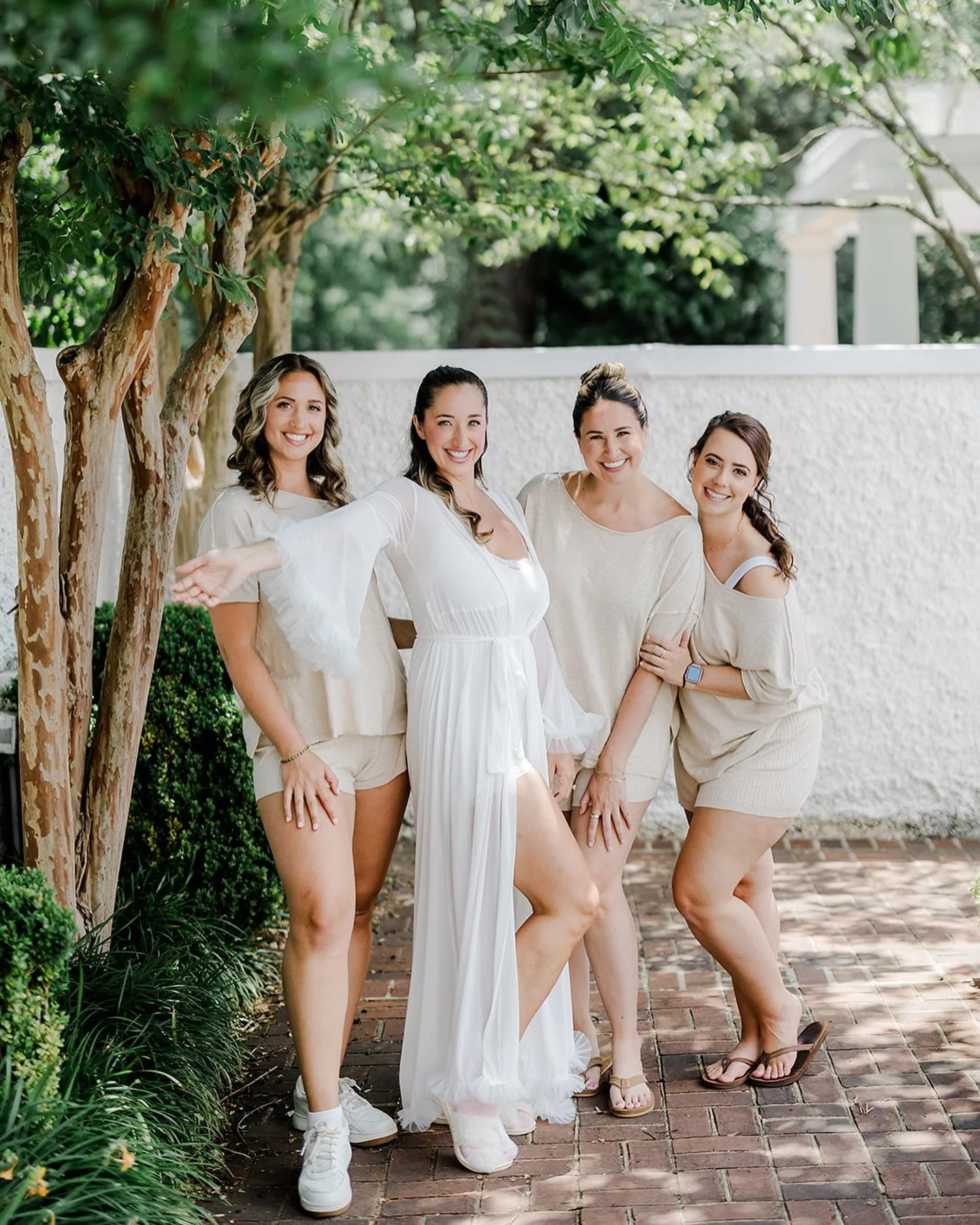the morning of moments &mdash; 🤍

@theveilbridalco 
@esthergriffinphoto 
@keswickvineyards