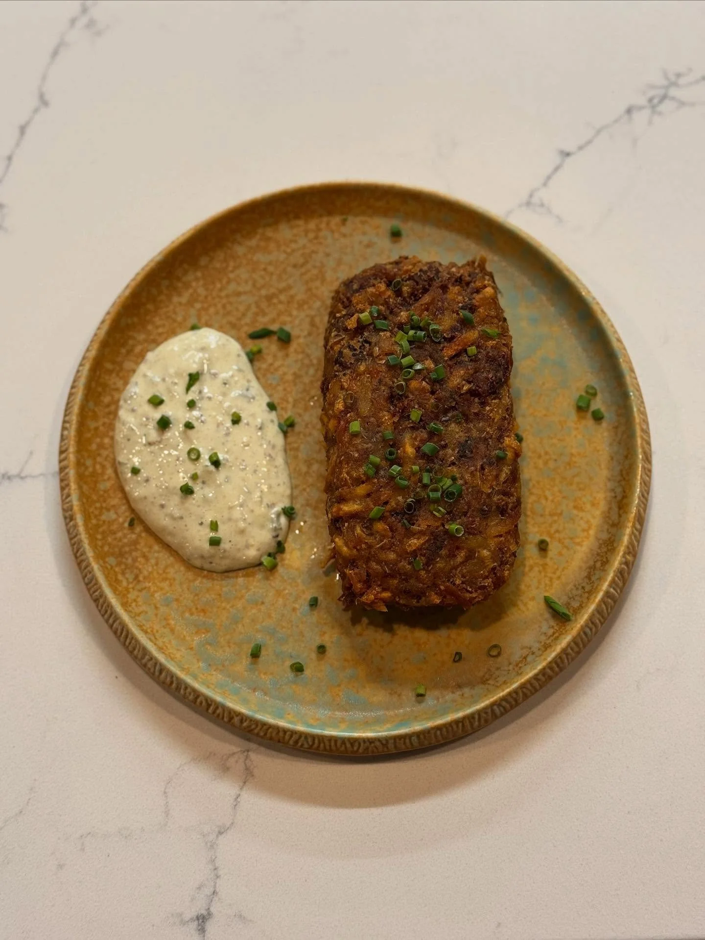 Quick grab! Tomorrow morning, from 9 until sold out, enjoy a braised oxtail hash brown with a smoked jalape&ntilde;o, cream cheese mayo on the side!! There will also be warm, chocolate chip, banana bread 👏🏻