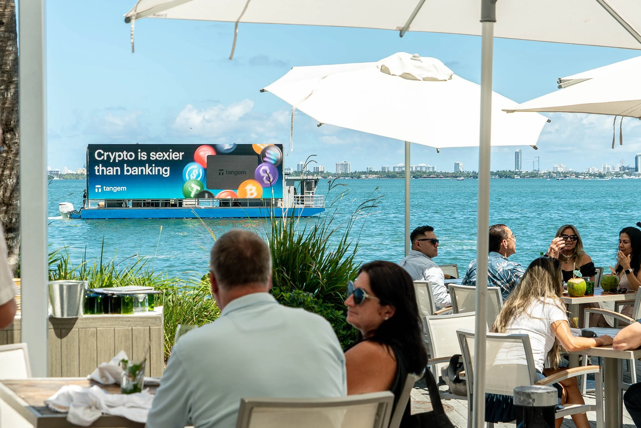 Bateau publicitaire