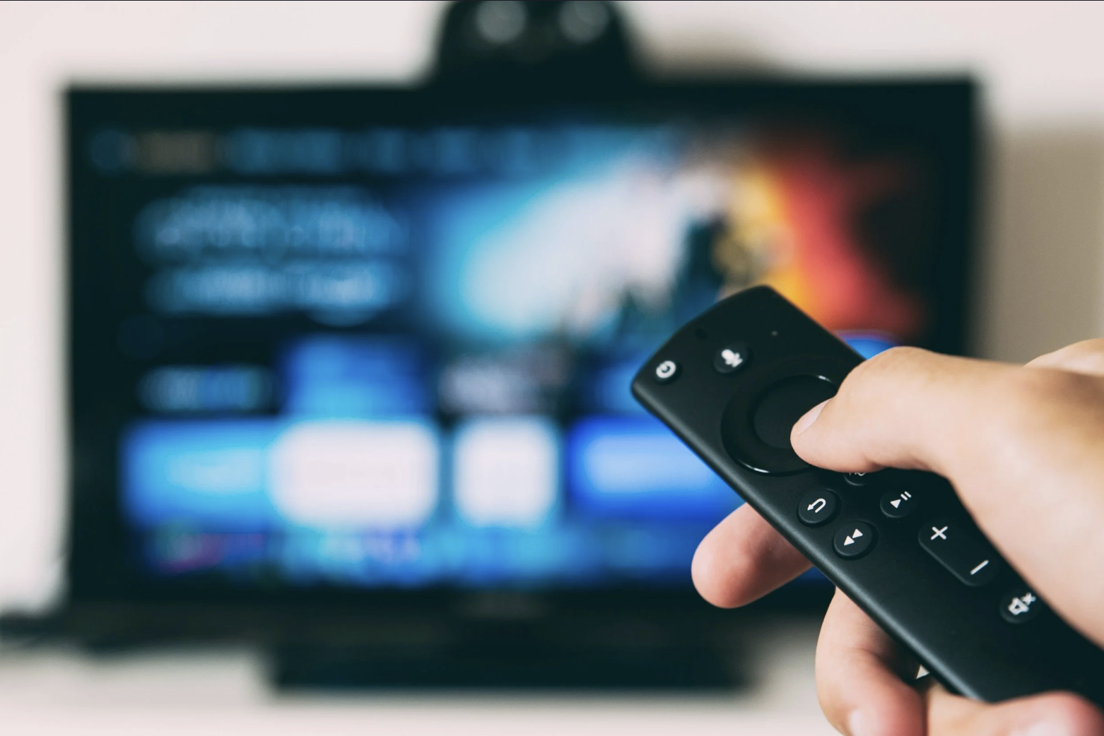 Zalety i wady reklamy Connected TV
