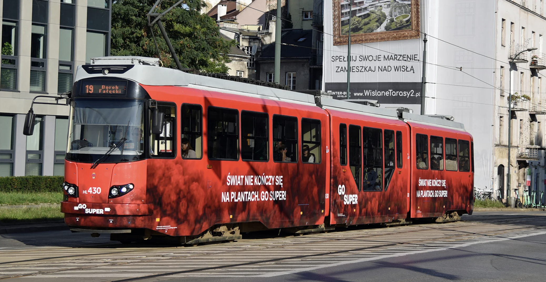 Formaty reklamy w pociągach i tramwajach – kompletny przewodnik