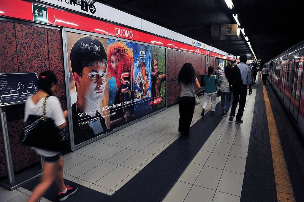 Advertising-in-Italian-Underground-Stations.jpg