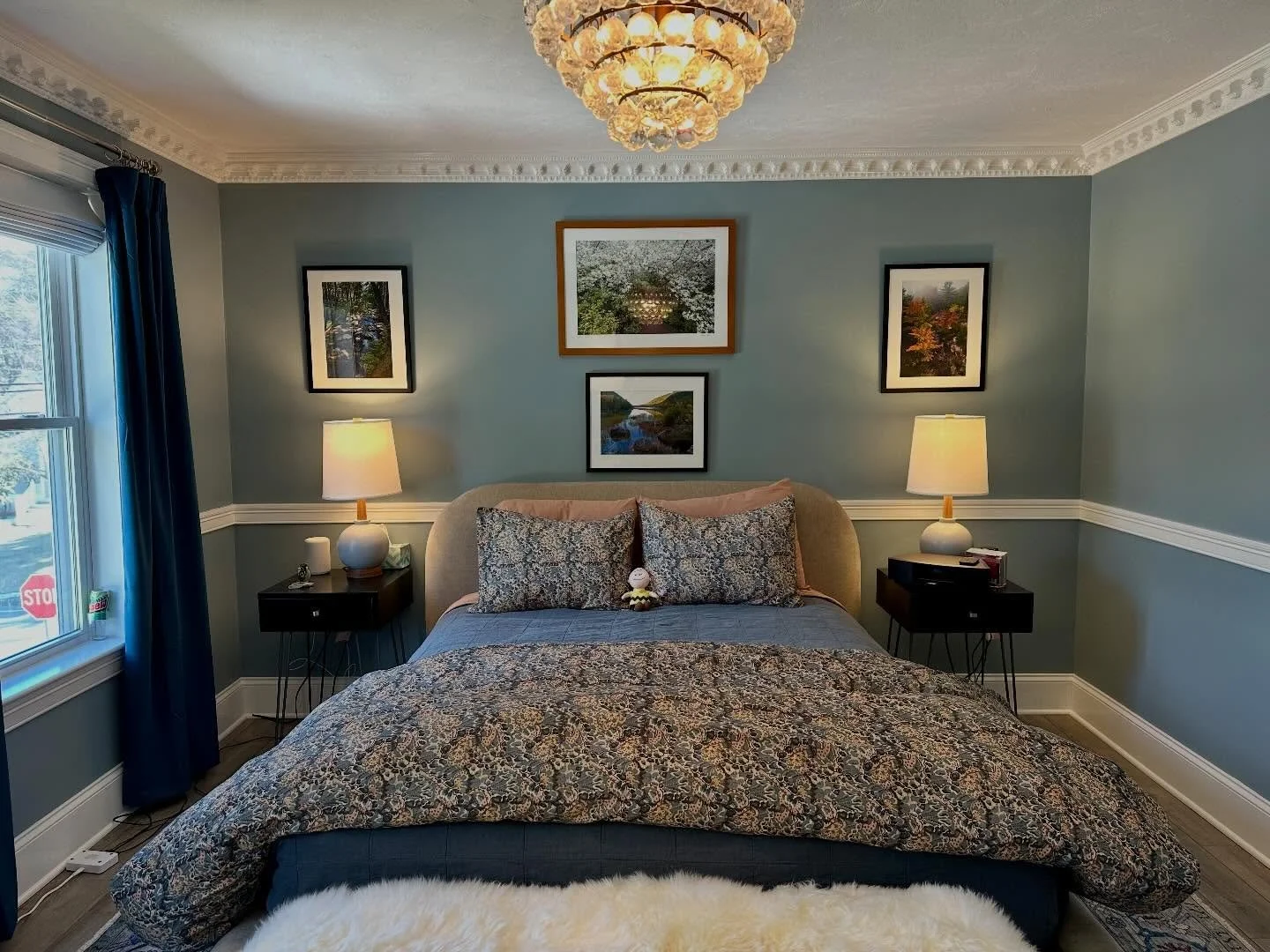 Art lovers rejoice, find the pieces you love and hang them all over the place. There are no rules, just feeling:)