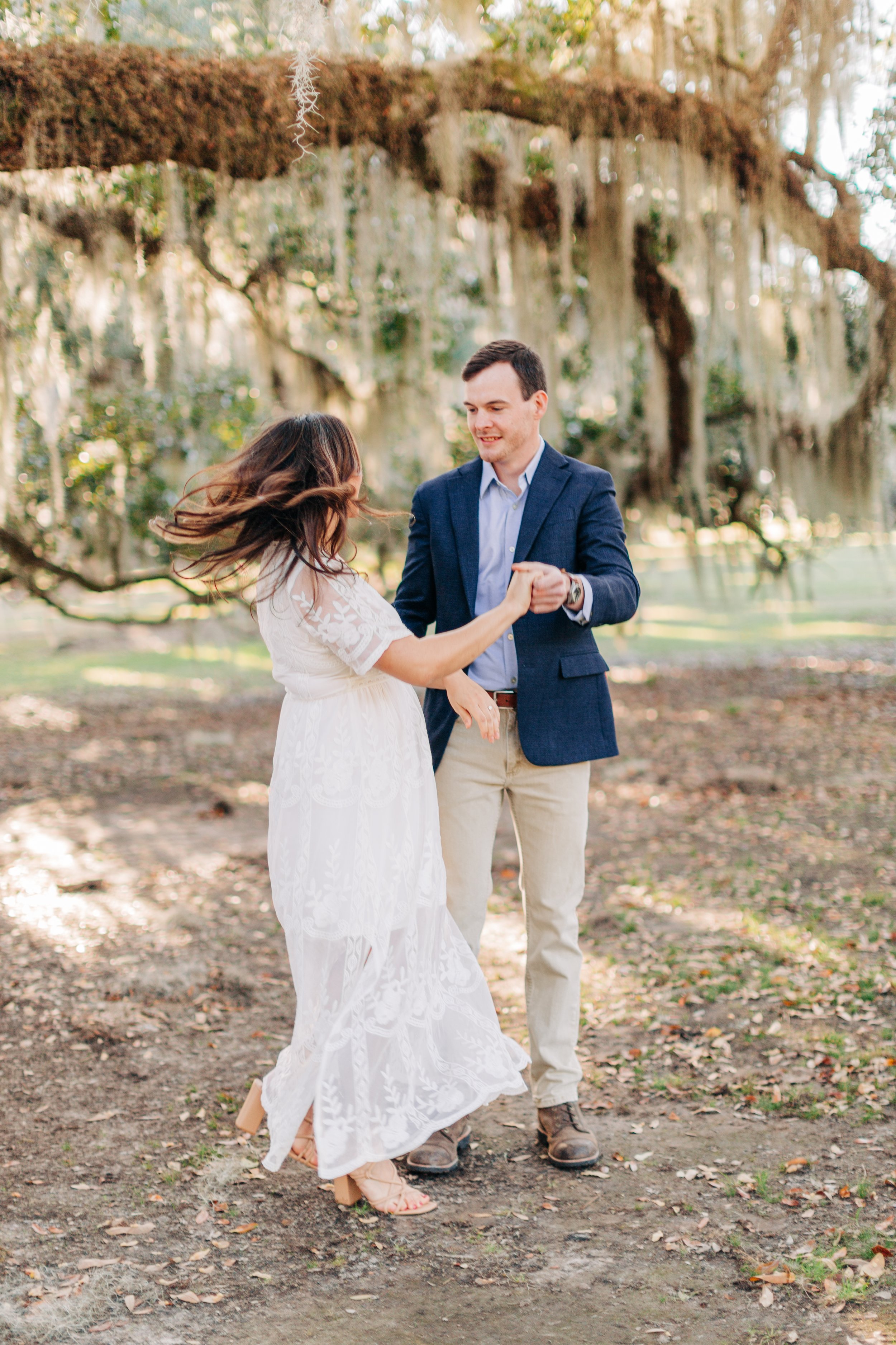 alee and ben’s sunset engagement photos at fontainebleau state park with sarah shaw photography, engagement photos under the mossy oak trees, new orleans engagement photography, baton rouge engagement