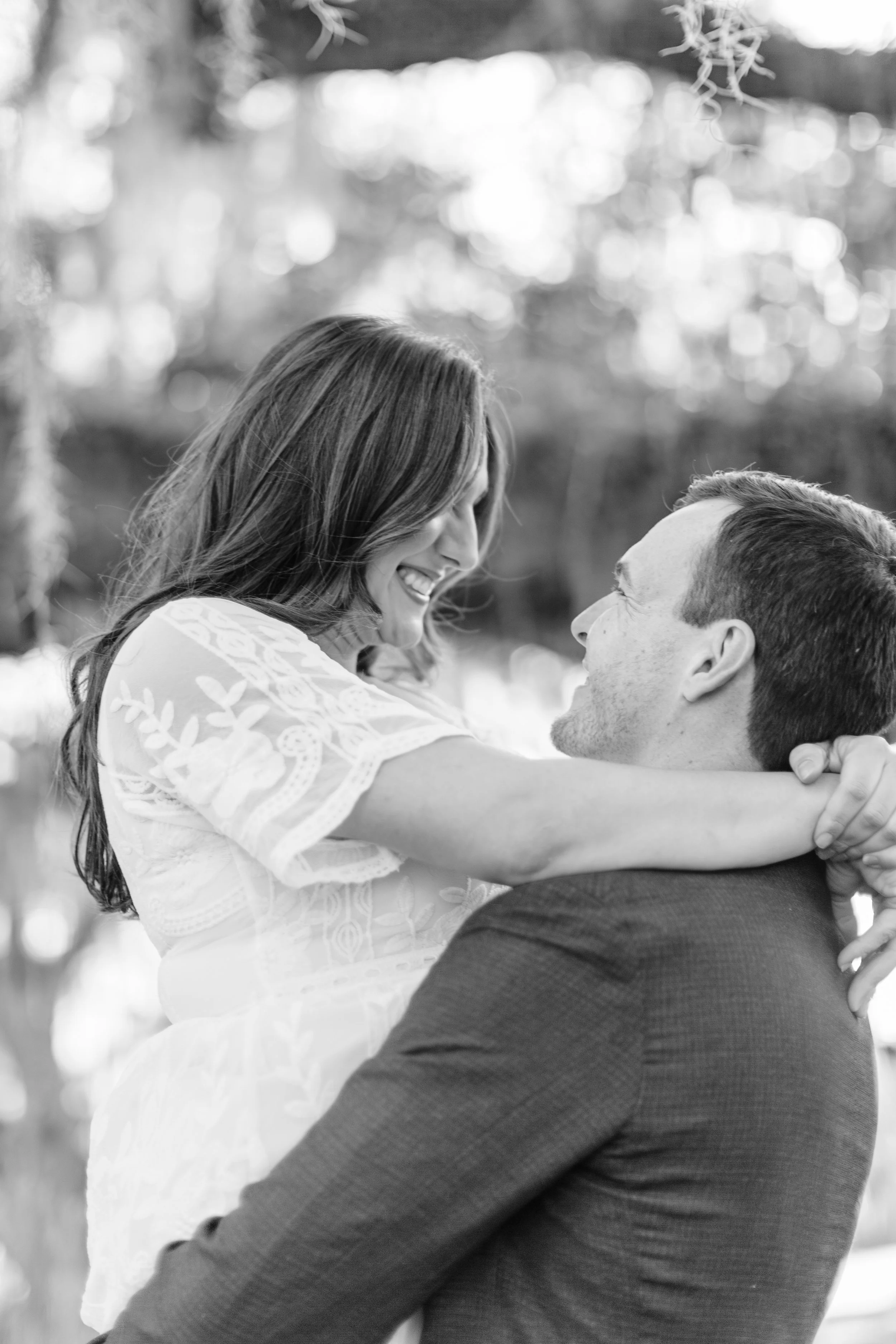 alee and ben’s sunset engagement photos at fontainebleau state park with sarah shaw photography, engagement photos under the mossy oak trees, new orleans engagement photography, baton rouge engagement
