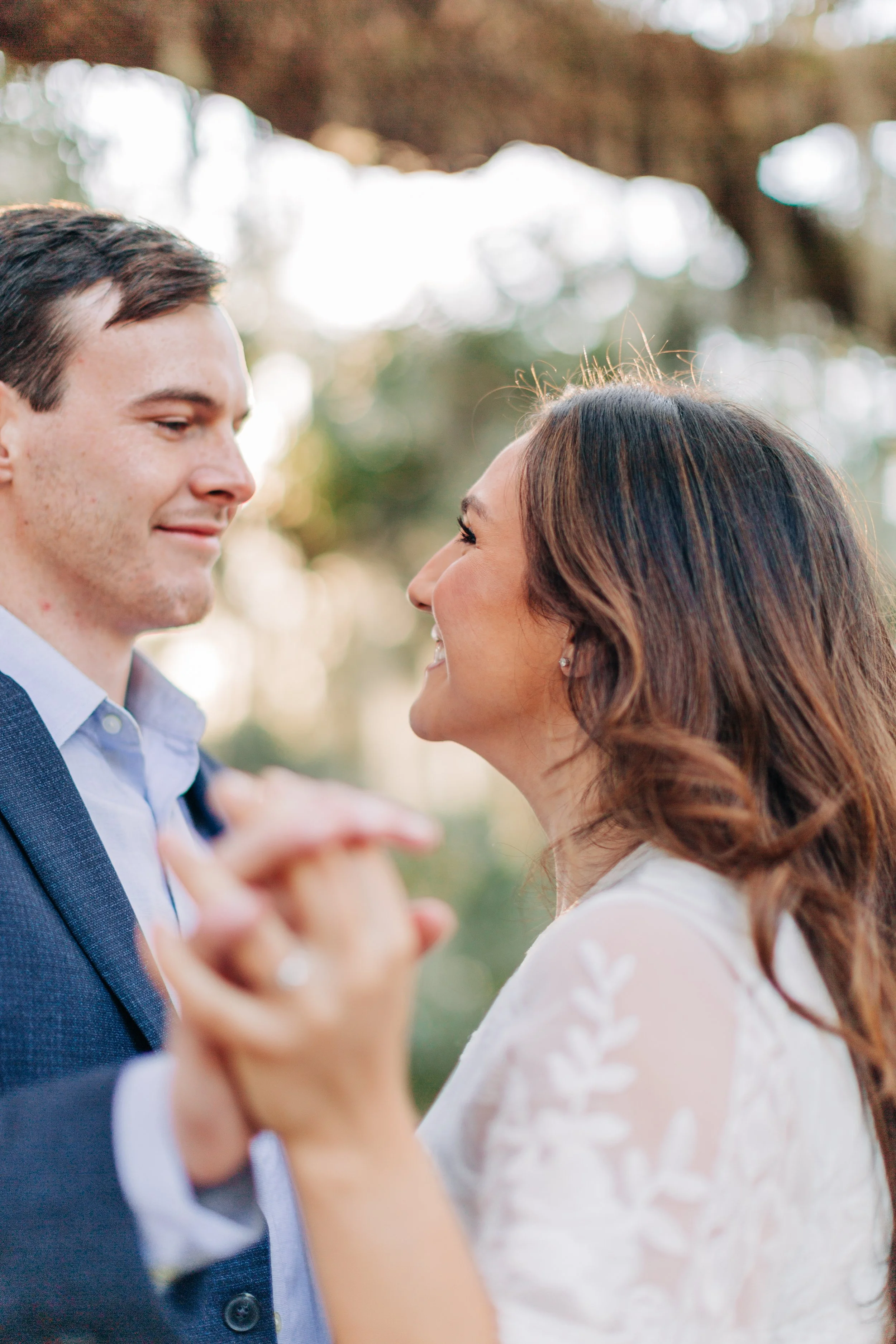 alee and ben’s sunset engagement photos at fontainebleau state park with sarah shaw photography, engagement photos under the mossy oak trees, new orleans engagement photography, baton rouge engagement