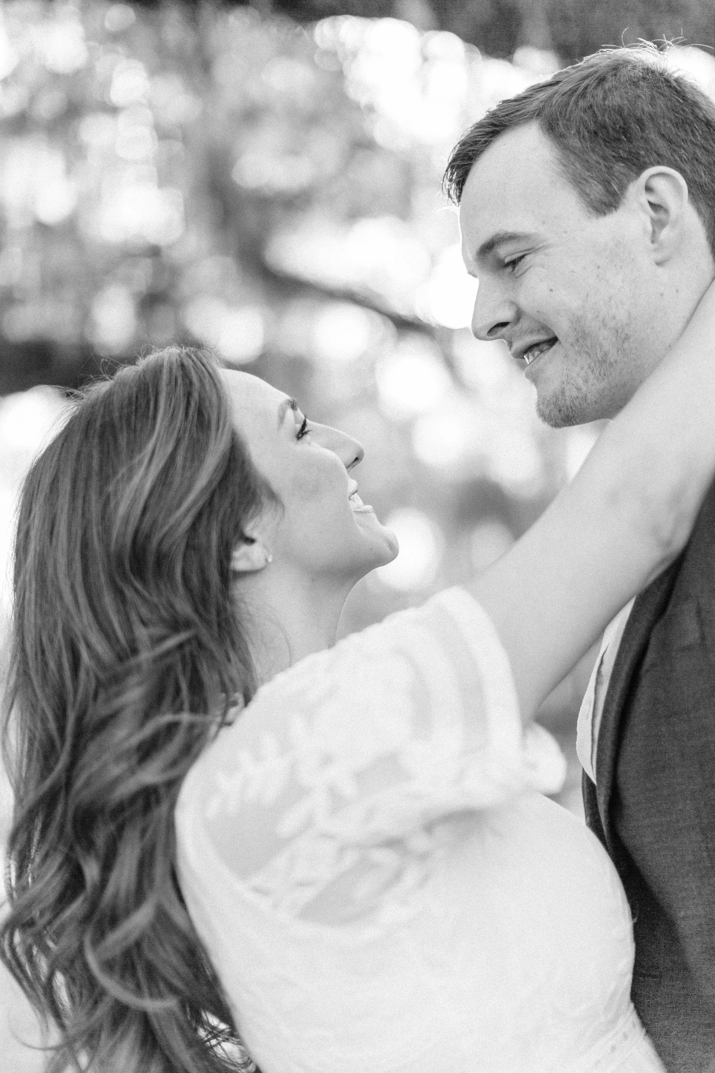 alee and ben’s sunset engagement photos at fontainebleau state park with sarah shaw photography, engagement photos under the mossy oak trees, new orleans engagement photography, baton rouge engagement