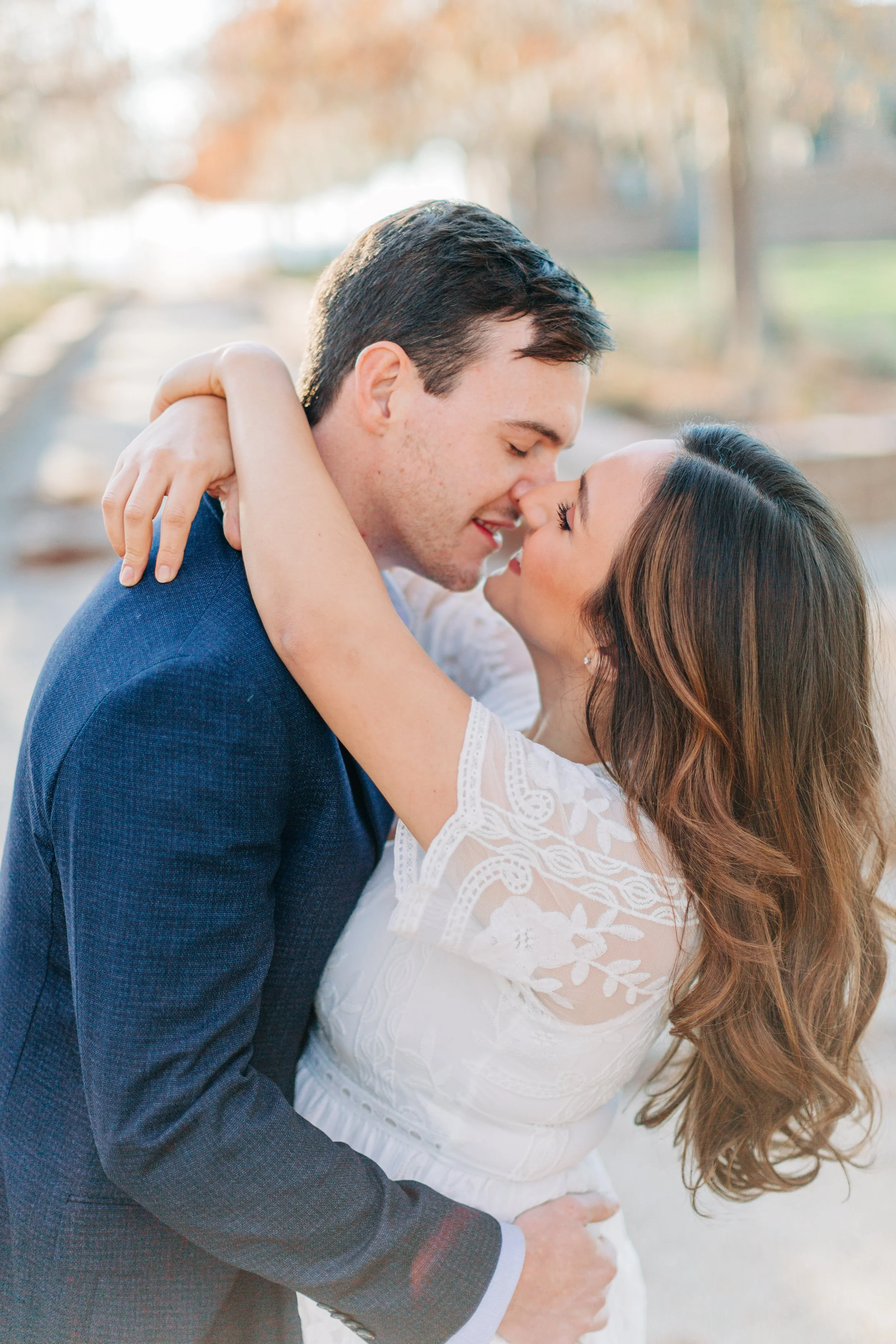 alee and ben’s sunset engagement photos at fontainebleau state park with sarah shaw photography, engagement photos by the water, new orleans engagement photography, baton rouge engagement