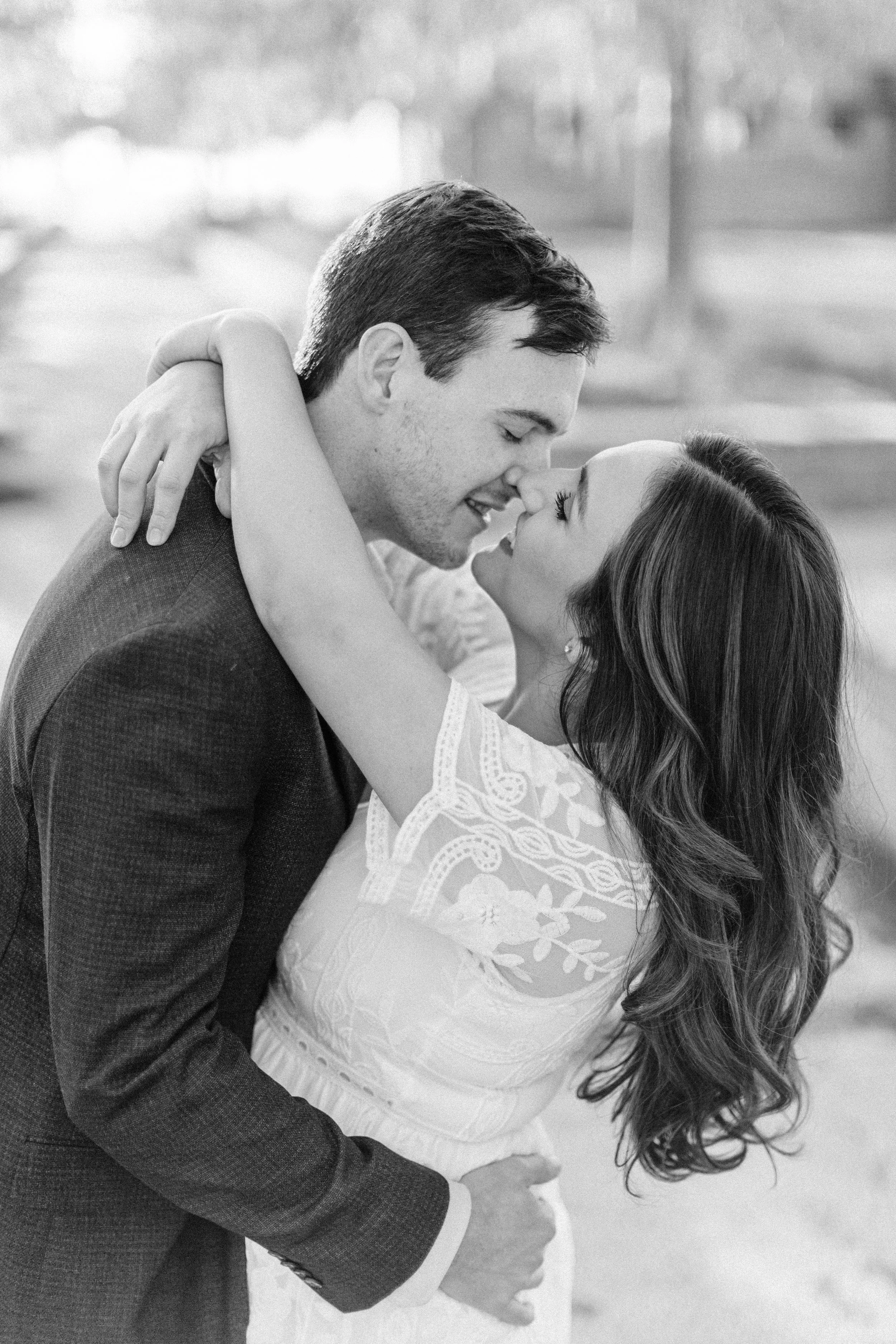 alee and ben’s sunset engagement photos at fontainebleau state park with sarah shaw photography, engagement photos by the water, new orleans engagement photography, baton rouge engagement