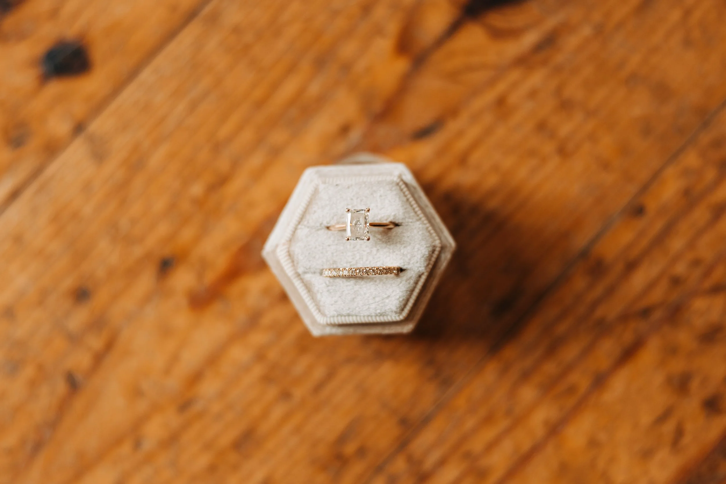 wedding ring photos, cream wedding ring display case, wedding details, baton rouge wedding photography, sarah shaw photography