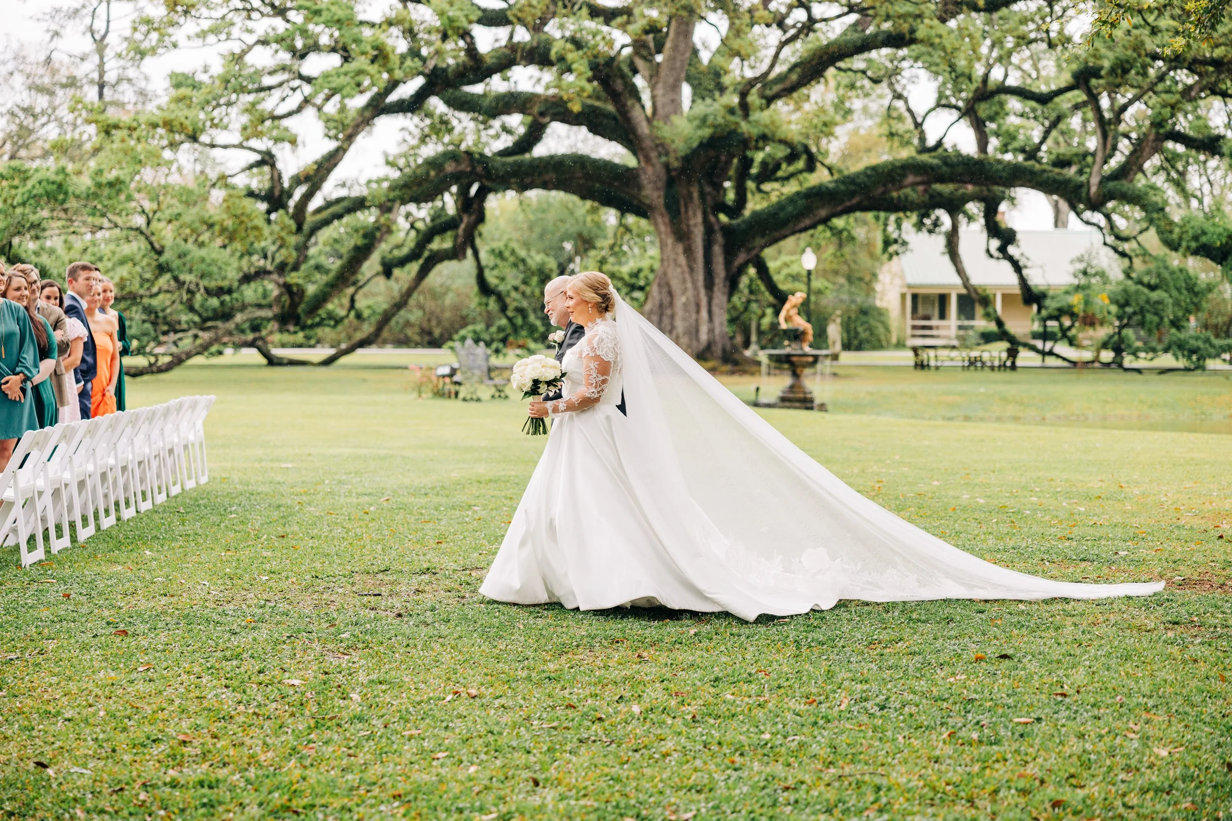 bride and father walking down the aisle at houmas house, houmas house weddings, baton rouge wedding photography