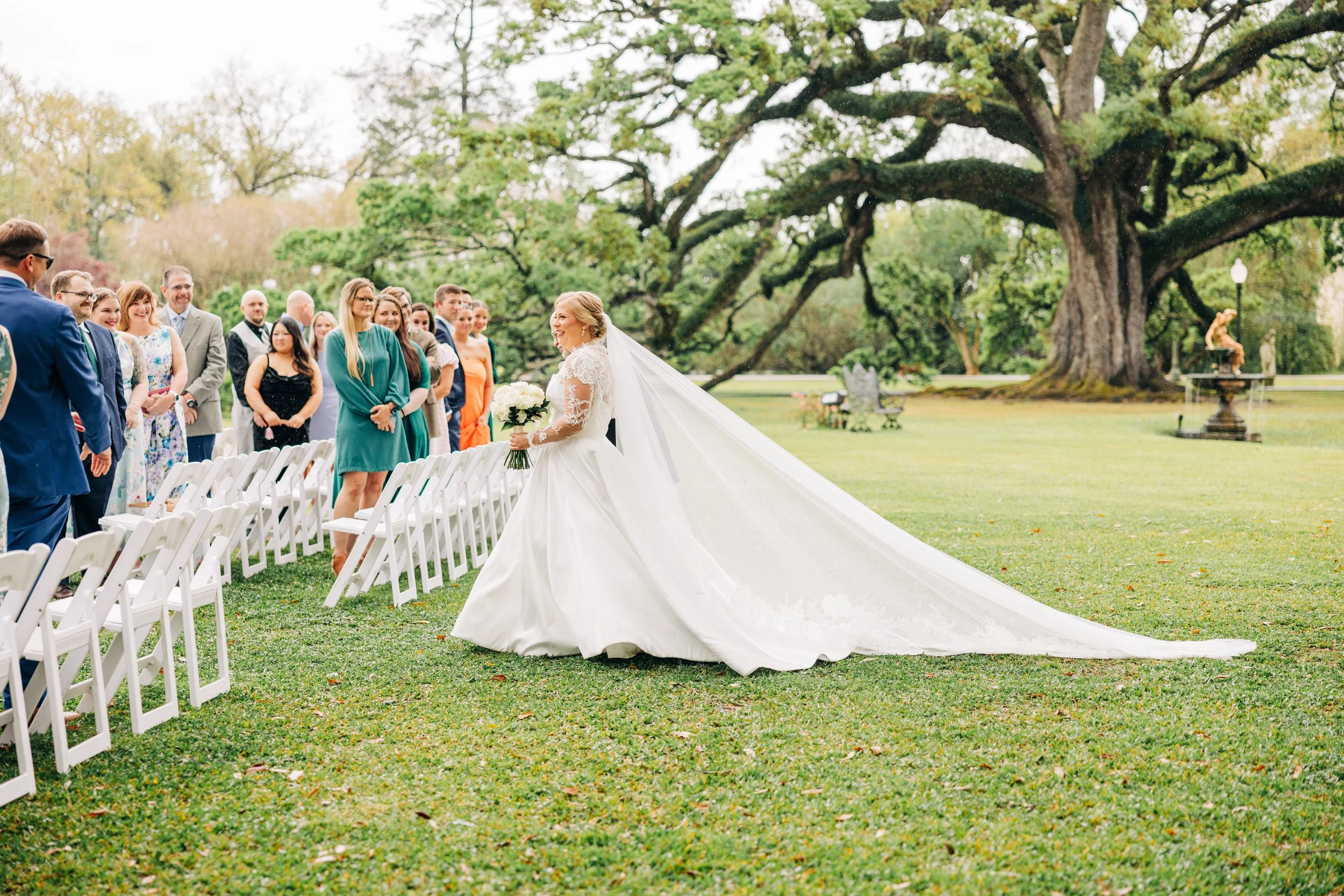 bride and father walking down the aisle at houmas house, houmas house weddings, baton rouge wedding photography