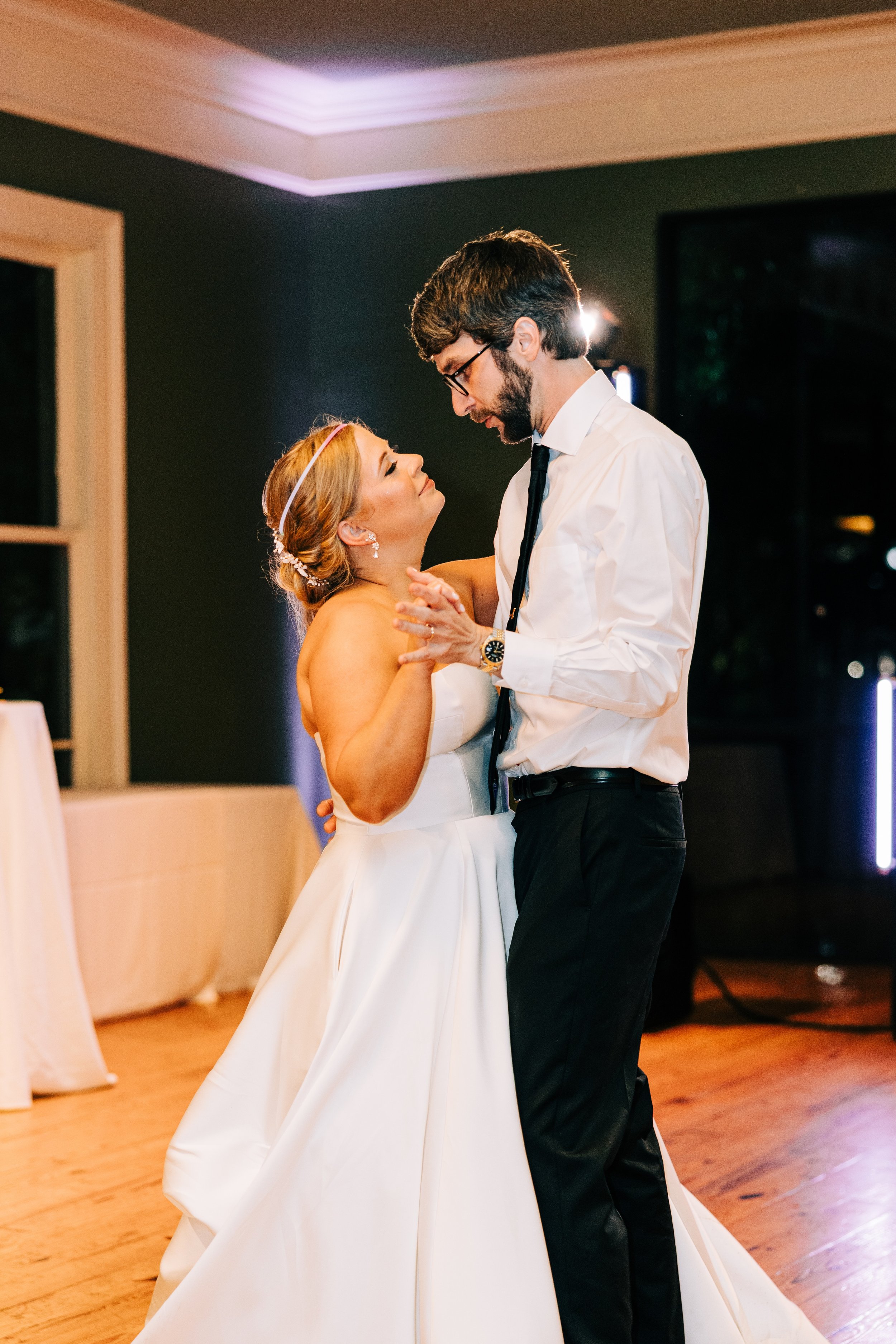 bride and groom private last dance in the neptune at houmas house, baton rouge wedding photography
