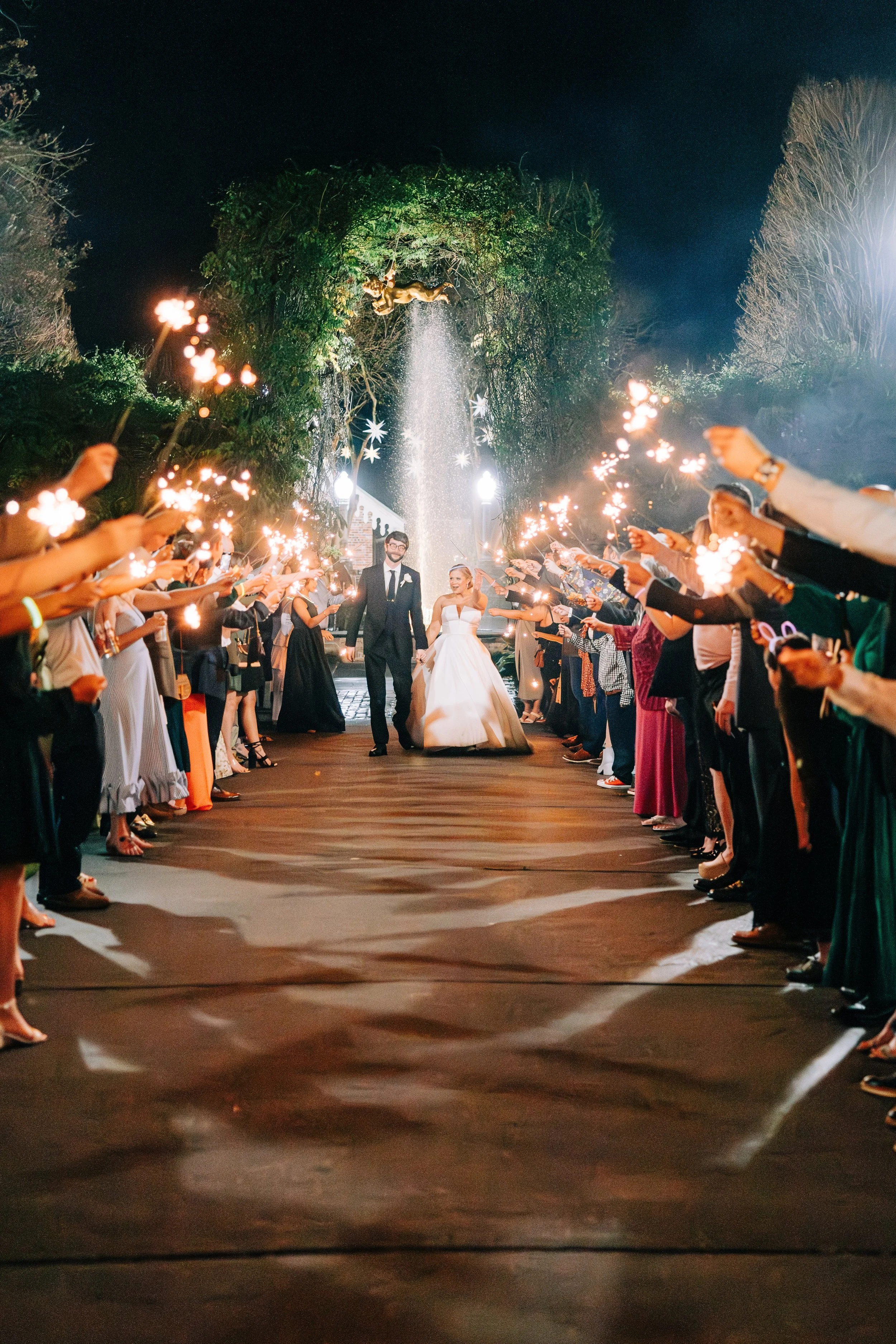 bride and groom sparkler exit at houmas house in baton rouge, bride and groom formal reception exit at night, sparklers, bride and groom formal send off, baton rouge wedding photography