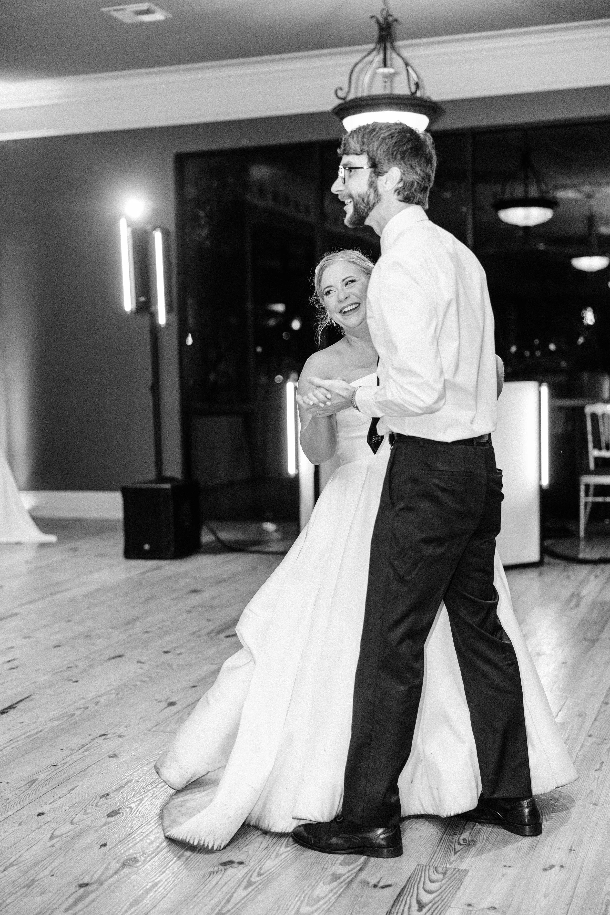 bride and groom private last dance in the neptune at houmas house, baton rouge wedding photography