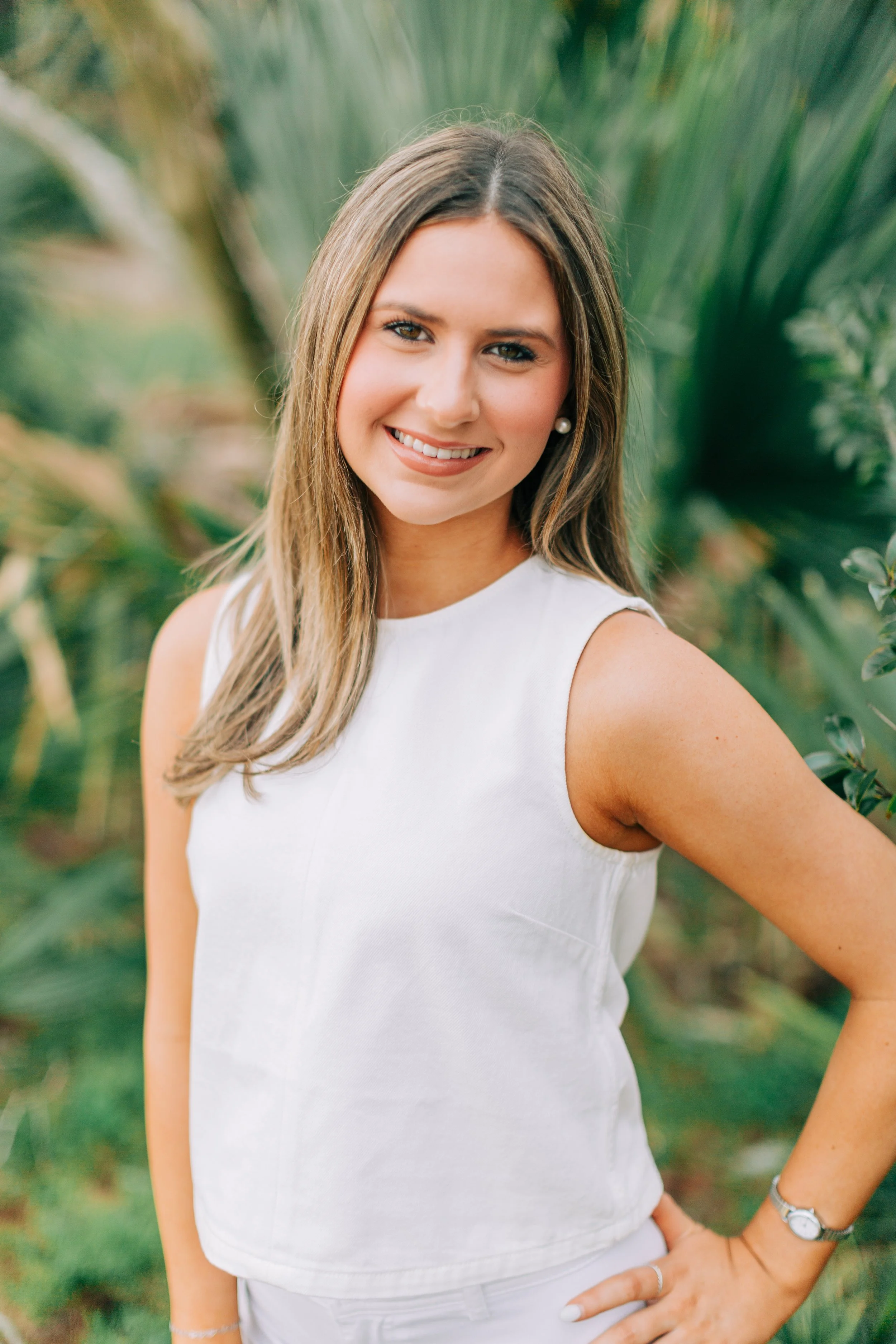 Ella Bremer Senior Portraits, Class of 2026, Dunham School Baton Rouge, Baton Rouge Senior Portraits, Sarah Shaw Photography, Burden Gardens Senior Portraits