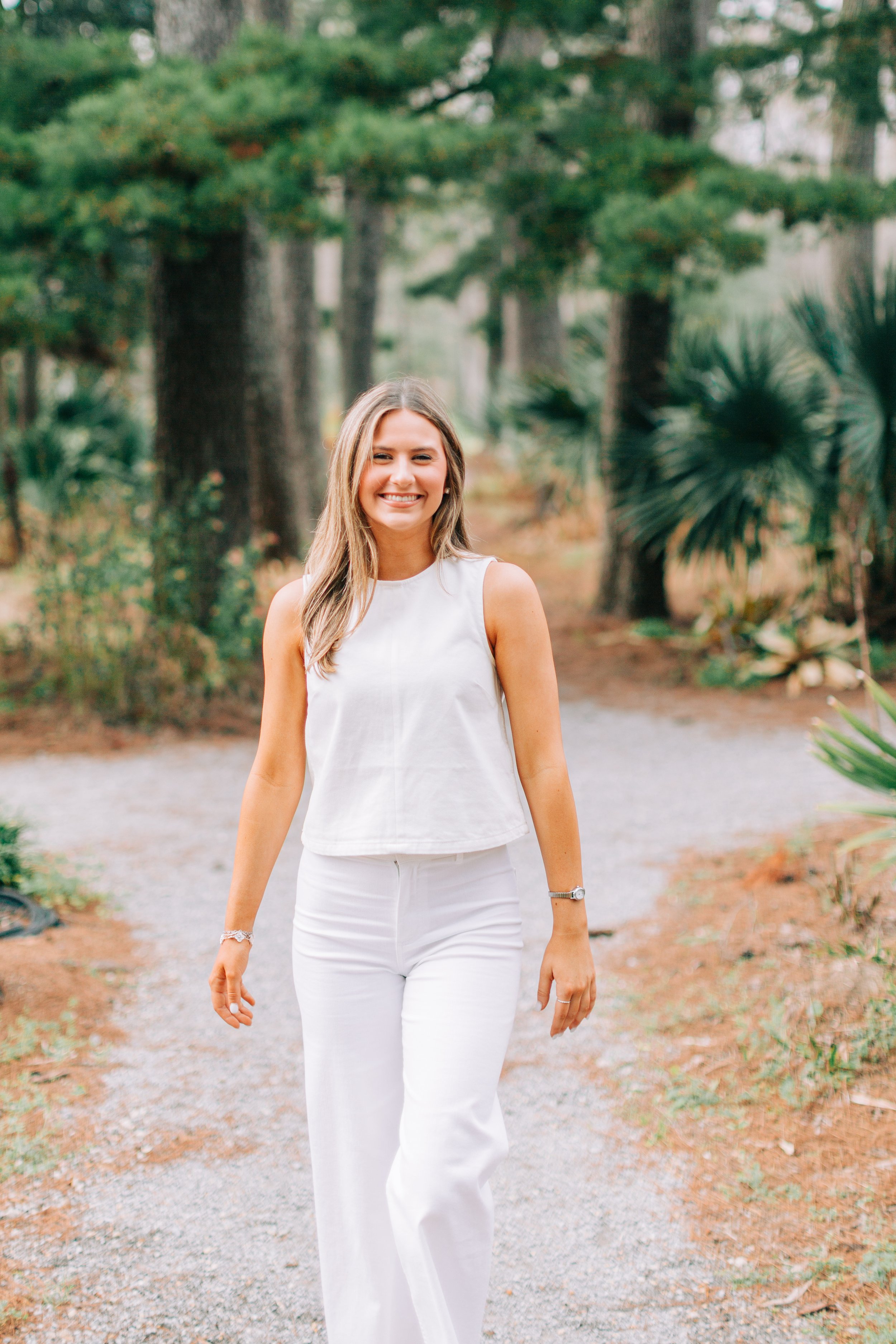 Ella Bremer Senior Portraits, Class of 2026, Dunham School Baton Rouge, Baton Rouge Senior Portraits, Sarah Shaw Photography, Burden Gardens Senior Portraits