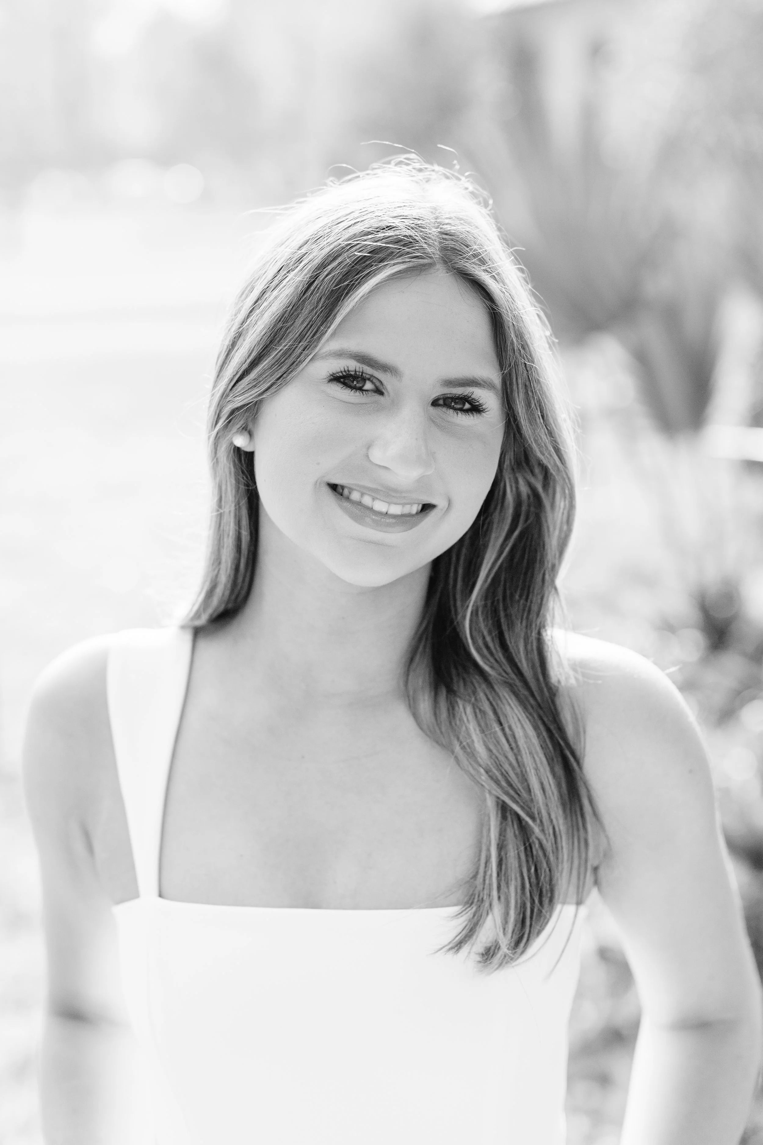 Ella Bremer Senior Portraits, Class of 2026, Dunham School Baton Rouge, Baton Rouge Senior Portraits, Sarah Shaw Photography, Burden Gardens Senior Portraits