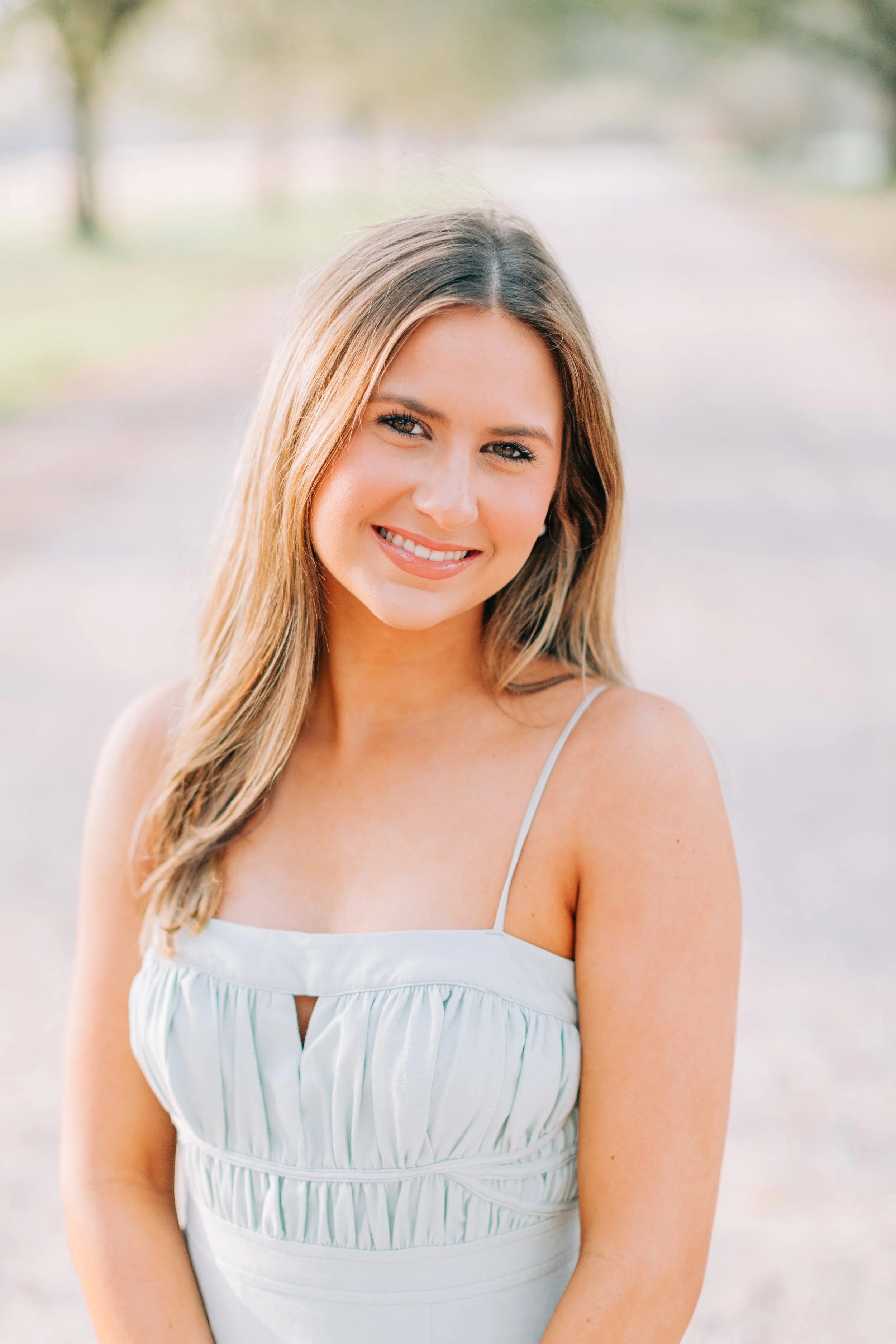 Ella Bremer Senior Portraits, Class of 2026, Dunham School Baton Rouge, Baton Rouge Senior Portraits, Sarah Shaw Photography, Burden Gardens Senior Portraits