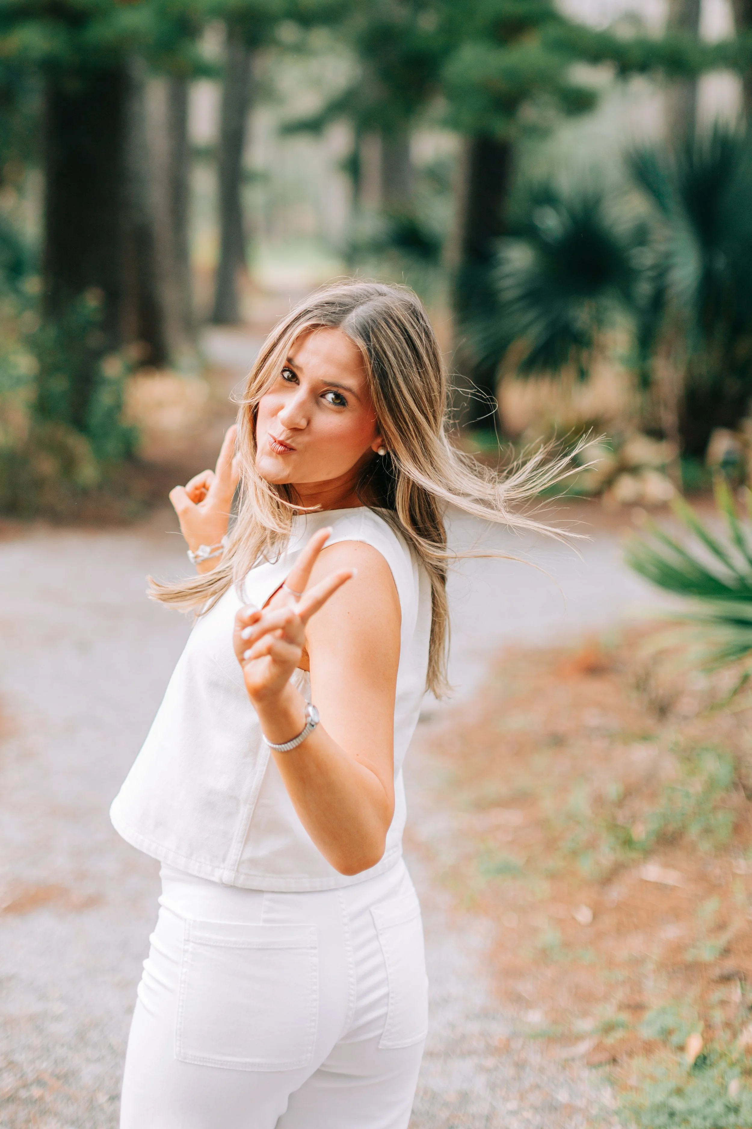 Ella Bremer Senior Portraits, Class of 2026, Dunham School Baton Rouge, Baton Rouge Senior Portraits, Sarah Shaw Photography, Burden Gardens Senior Portraits