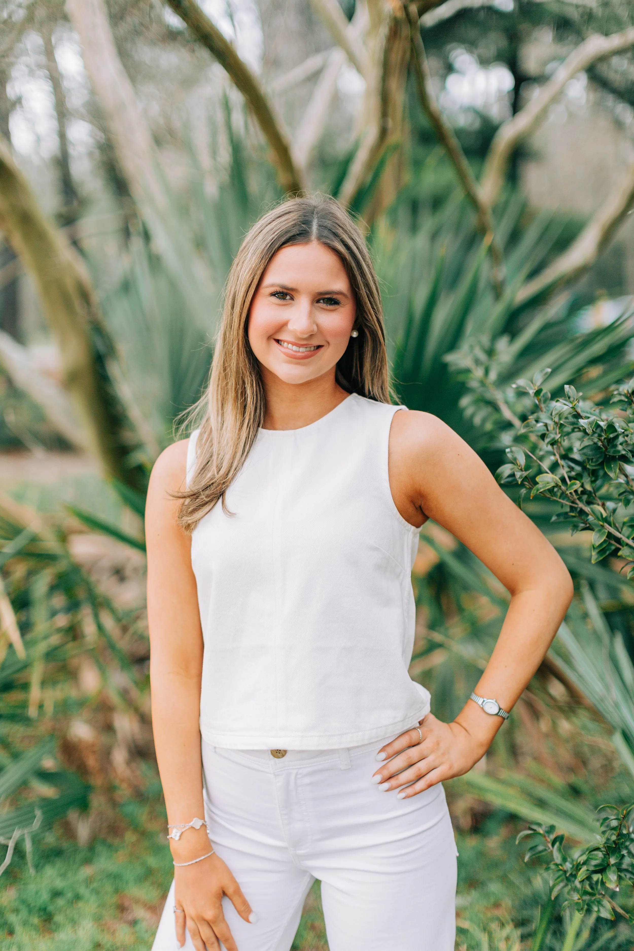 Ella Bremer Senior Portraits, Class of 2026, Dunham School Baton Rouge, Baton Rouge Senior Portraits, Sarah Shaw Photography, Burden Gardens Senior Portraits