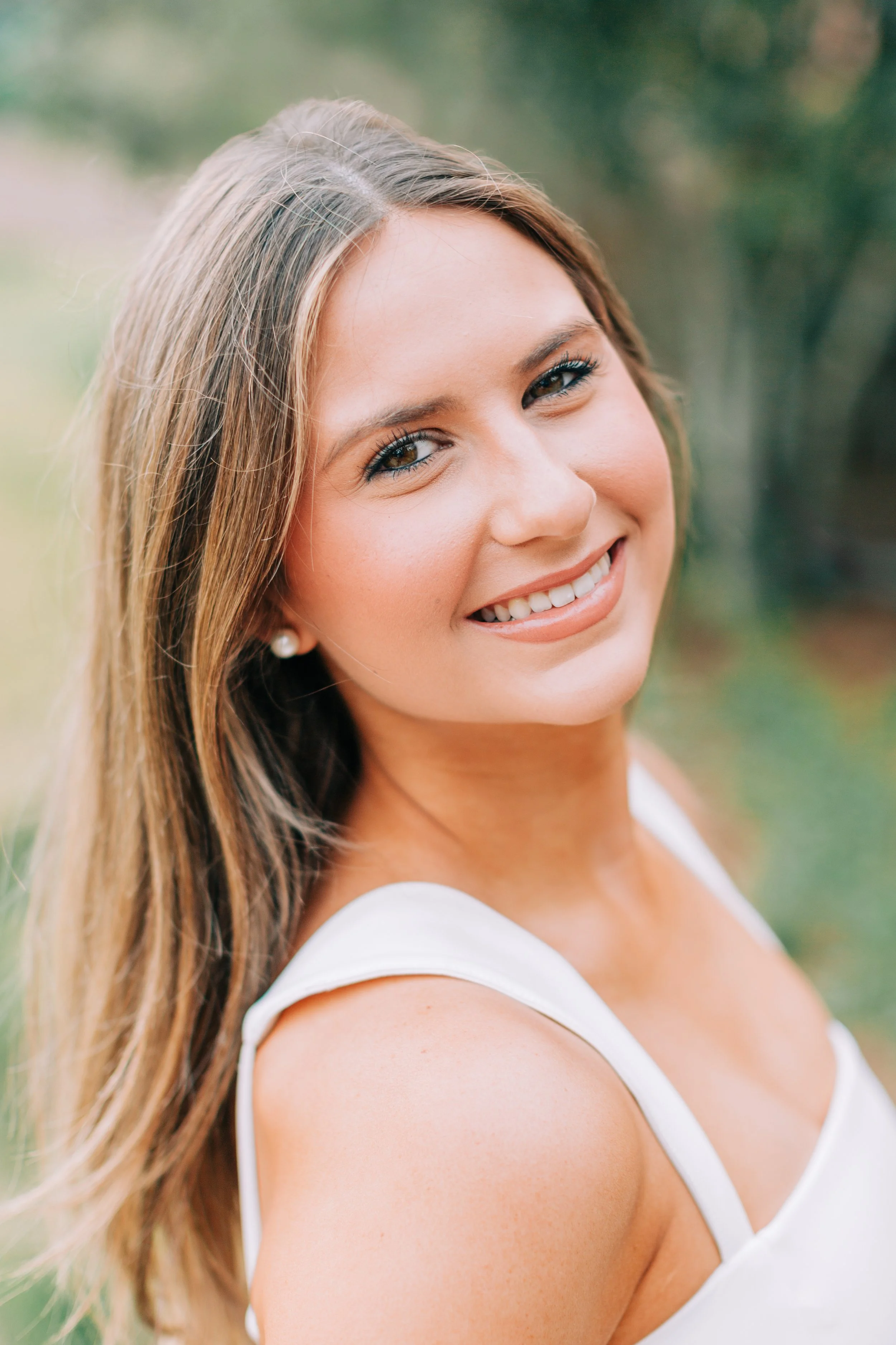 Ella Bremer Senior Portraits, Class of 2026, Dunham School Baton Rouge, Baton Rouge Senior Portraits, Sarah Shaw Photography, Burden Gardens Senior Portraits