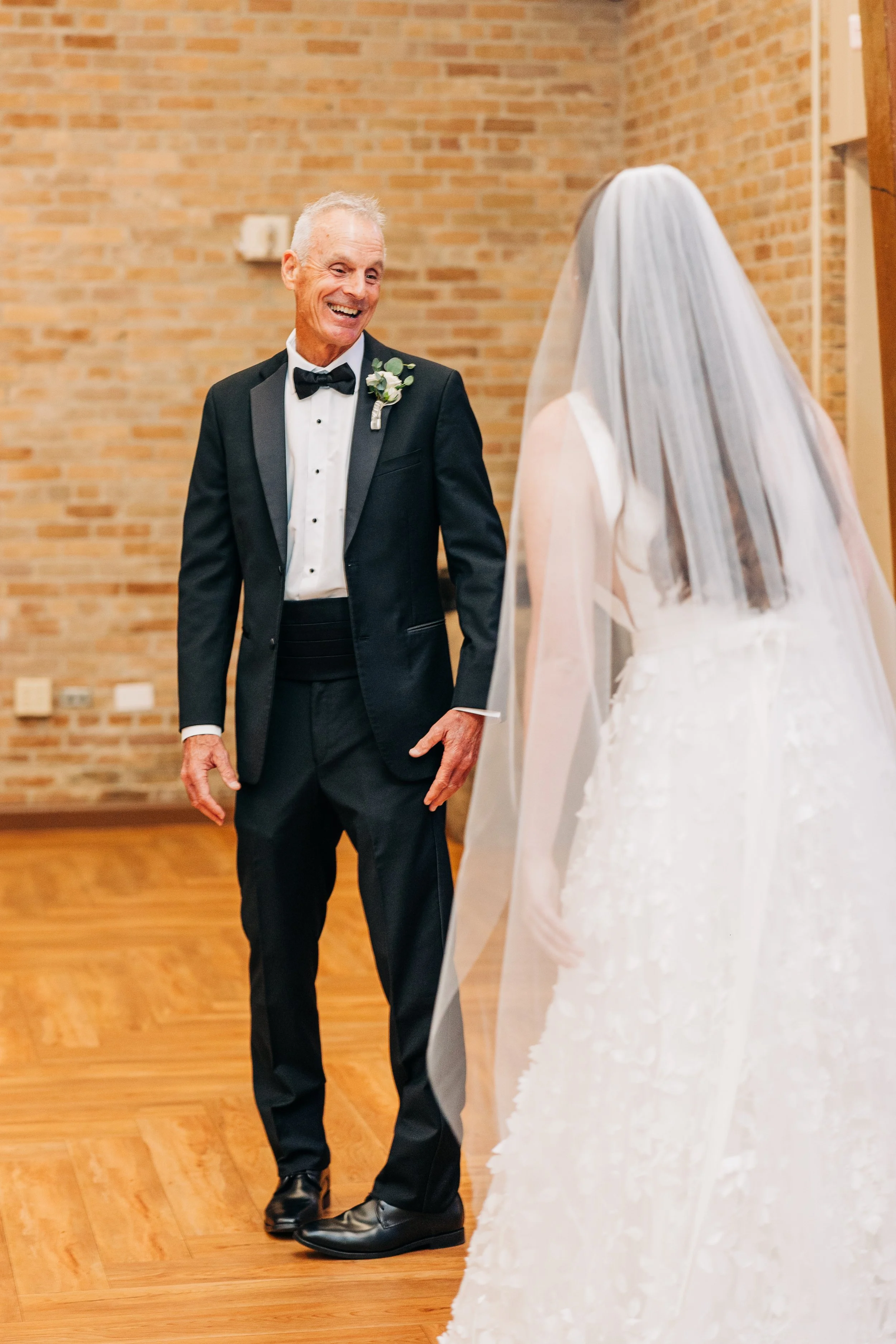 first look with father of the bride at baton rouge wedding