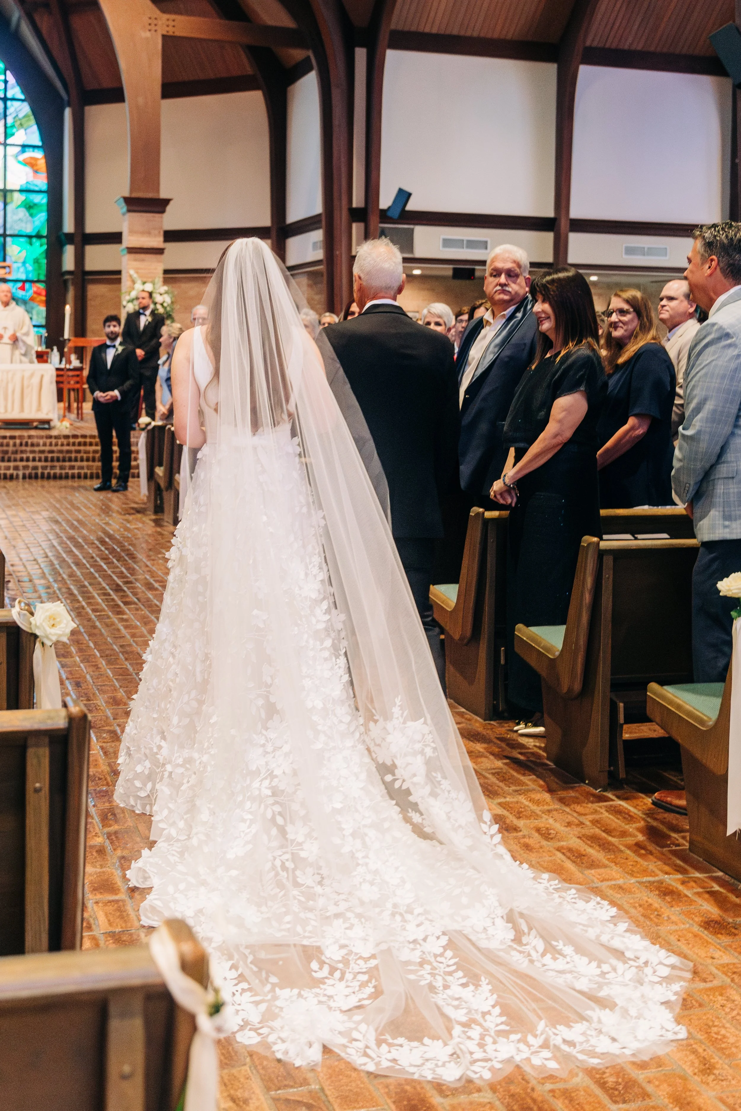 father walking bride down the aisle at baton rouge wedding