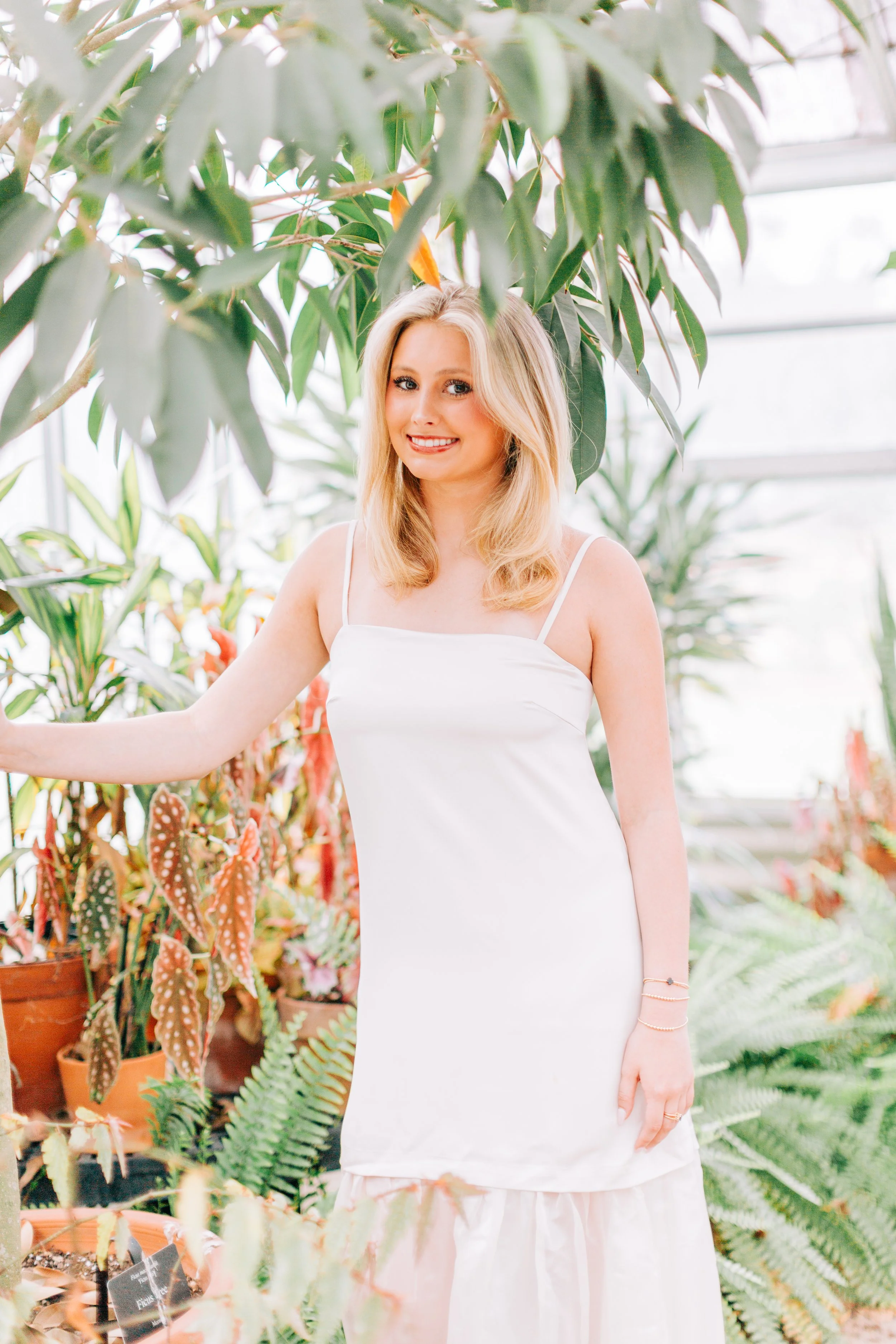 baton-rouge-senior-pictures-greenhouse-burden-gardens.jpg