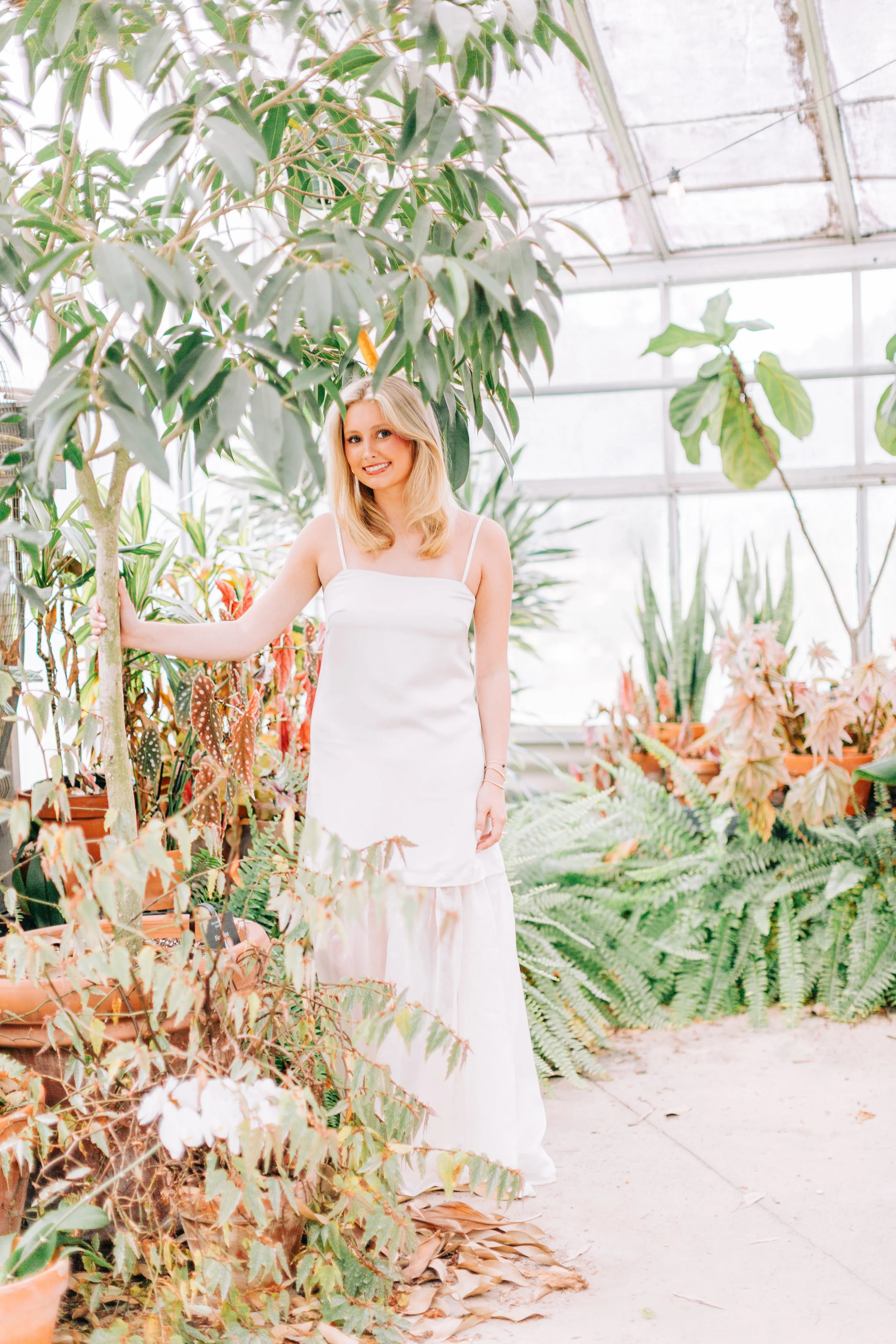 baton-rouge-senior-pictures-greenhouse-burden-gardens.jpg