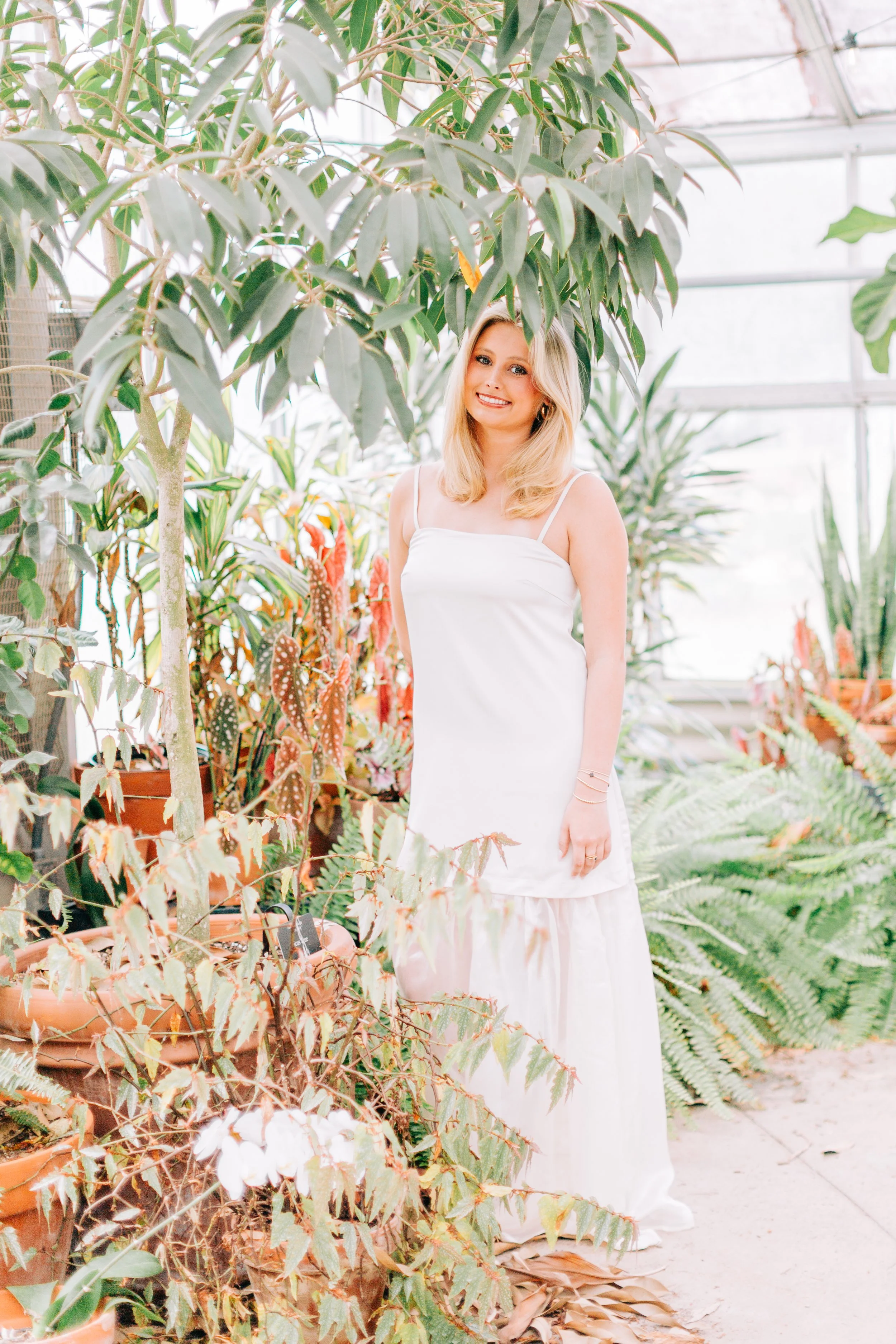 baton-rouge-senior-pictures-greenhouse-burden-gardens.jpg