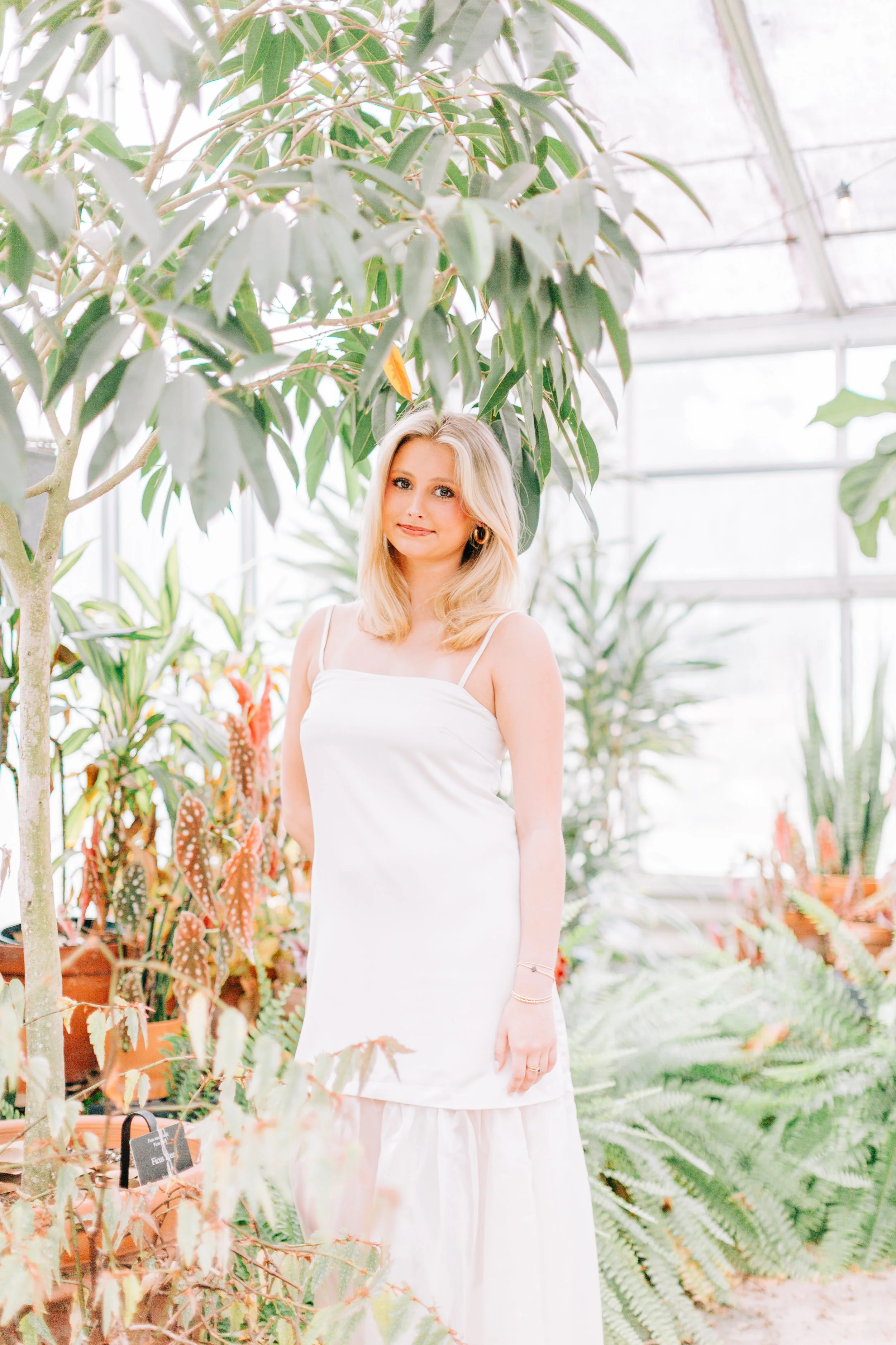 baton-rouge-senior-pictures-greenhouse-burden-gardens.jpg