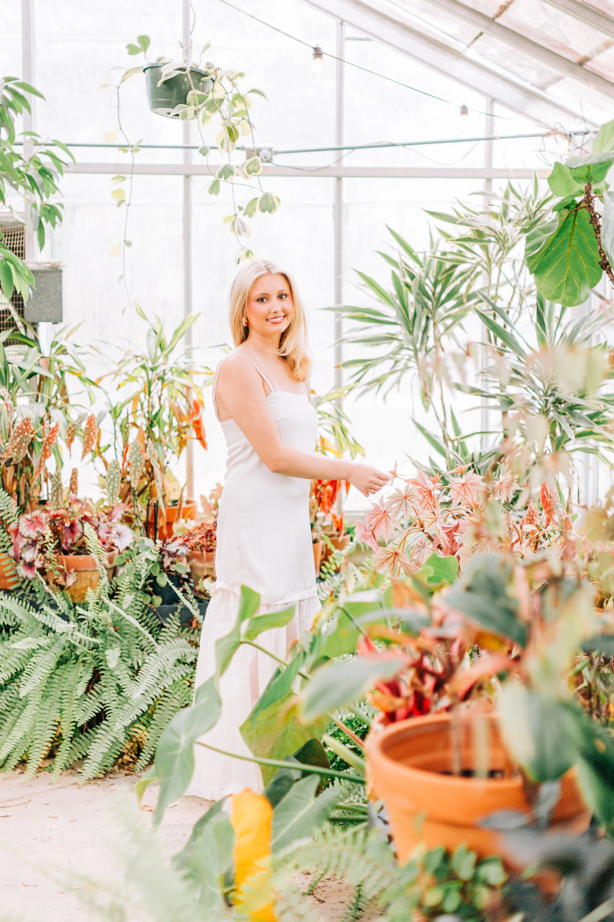 baton-rouge-senior-pictures-greenhouse-burden-gardens.jpg