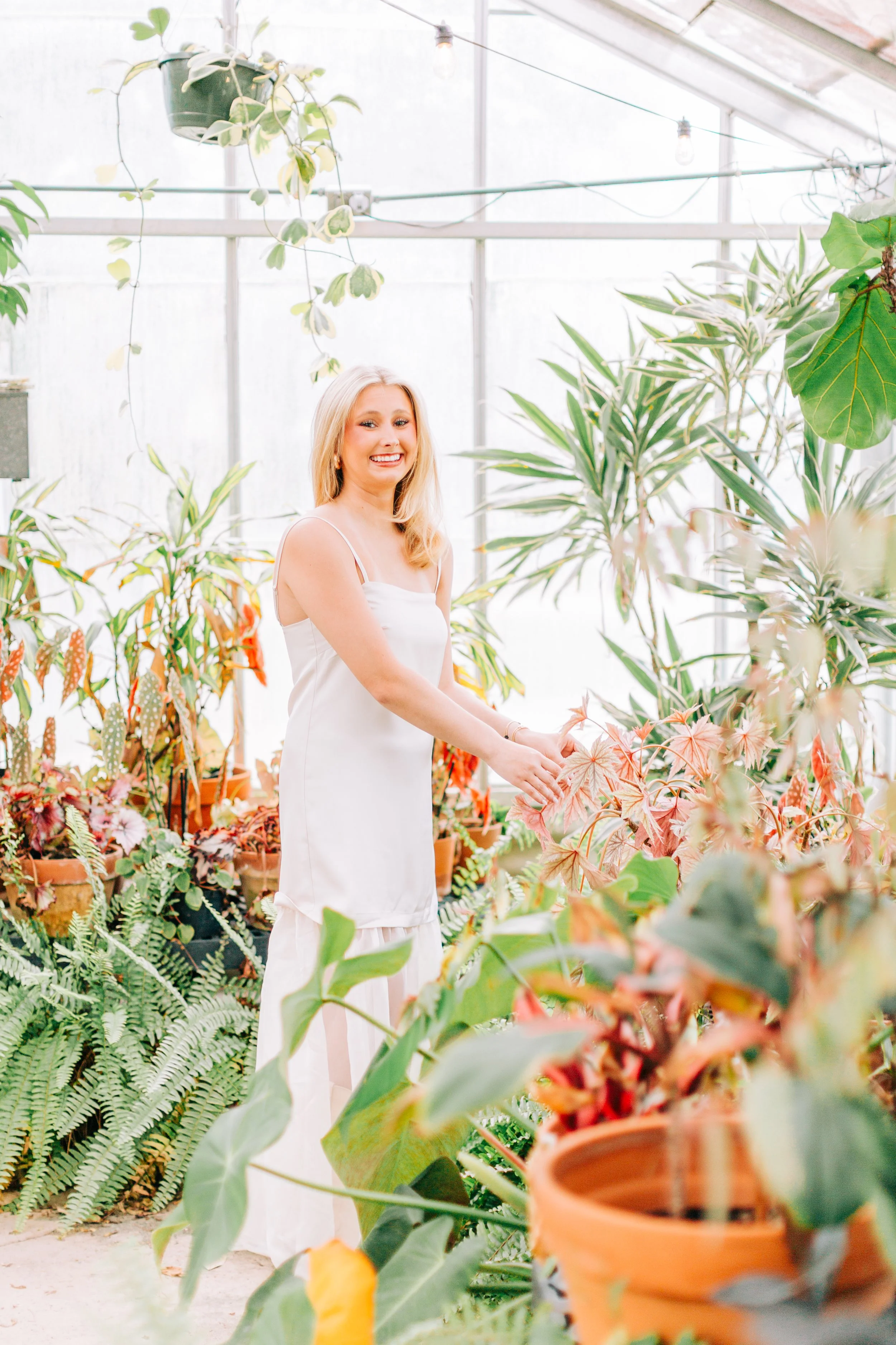 baton-rouge-senior-pictures-greenhouse-burden-gardens.jpg