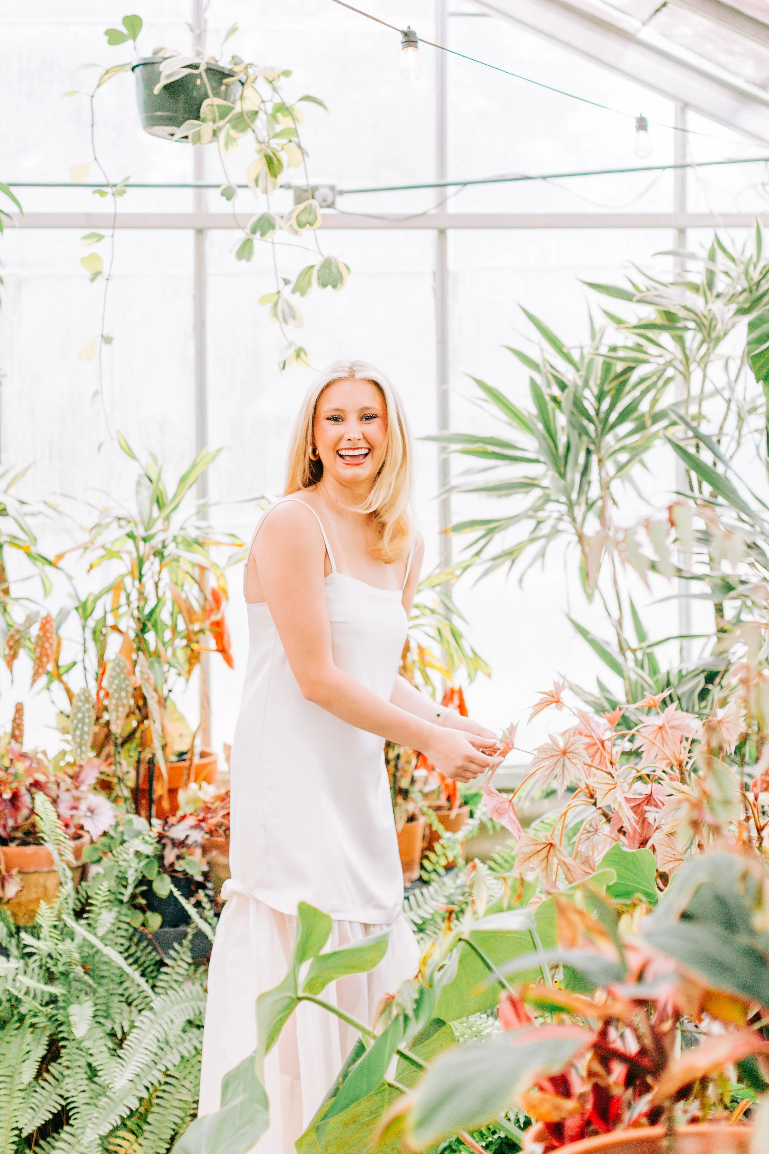 baton-rouge-senior-pictures-greenhouse-burden-gardens.jpg